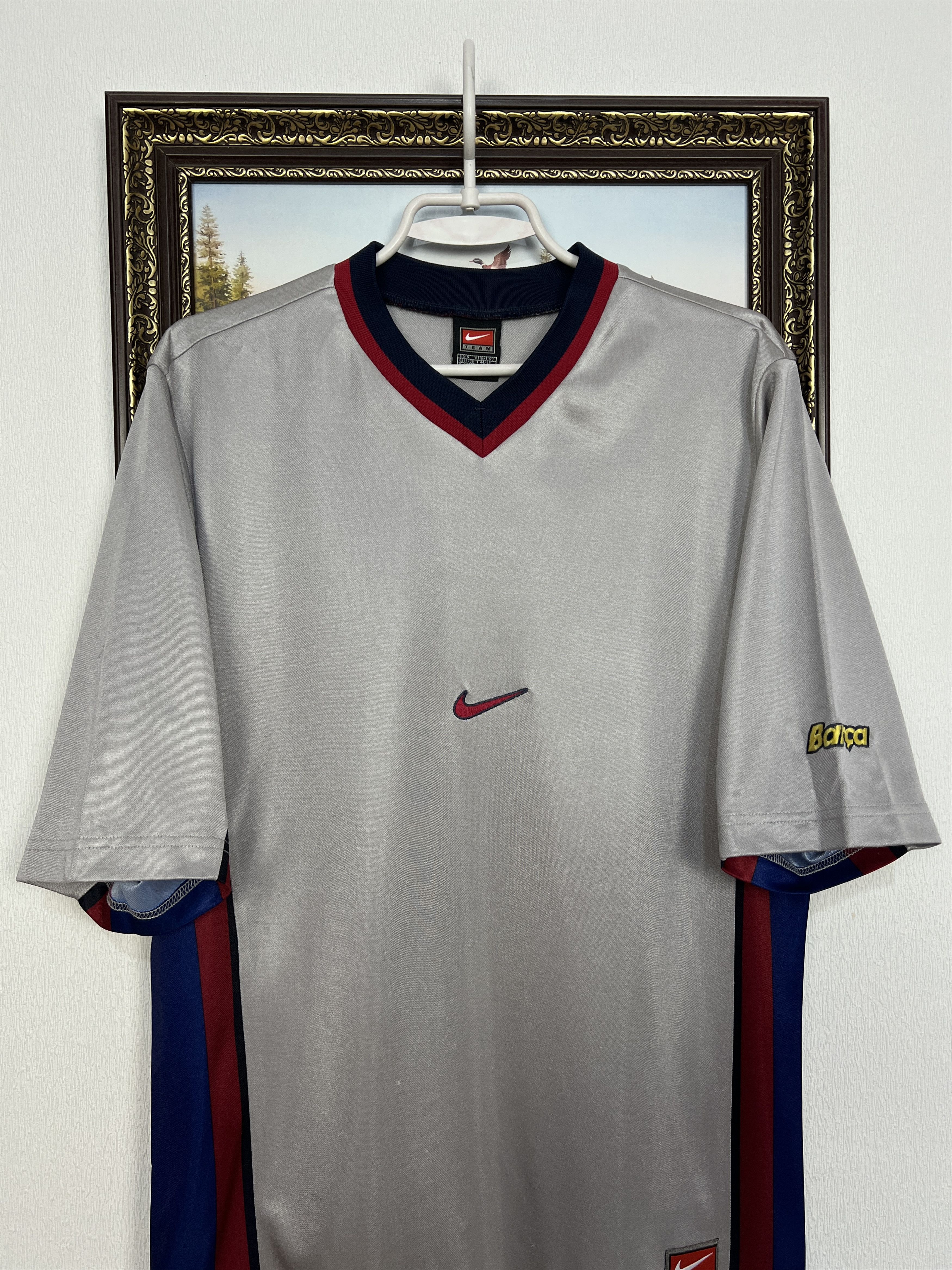 Nike Barcelona Away football shirt Soccer Jersey Trikot Camiseta Size US S / EU 44-46 / 1 - 2 Thumbnail