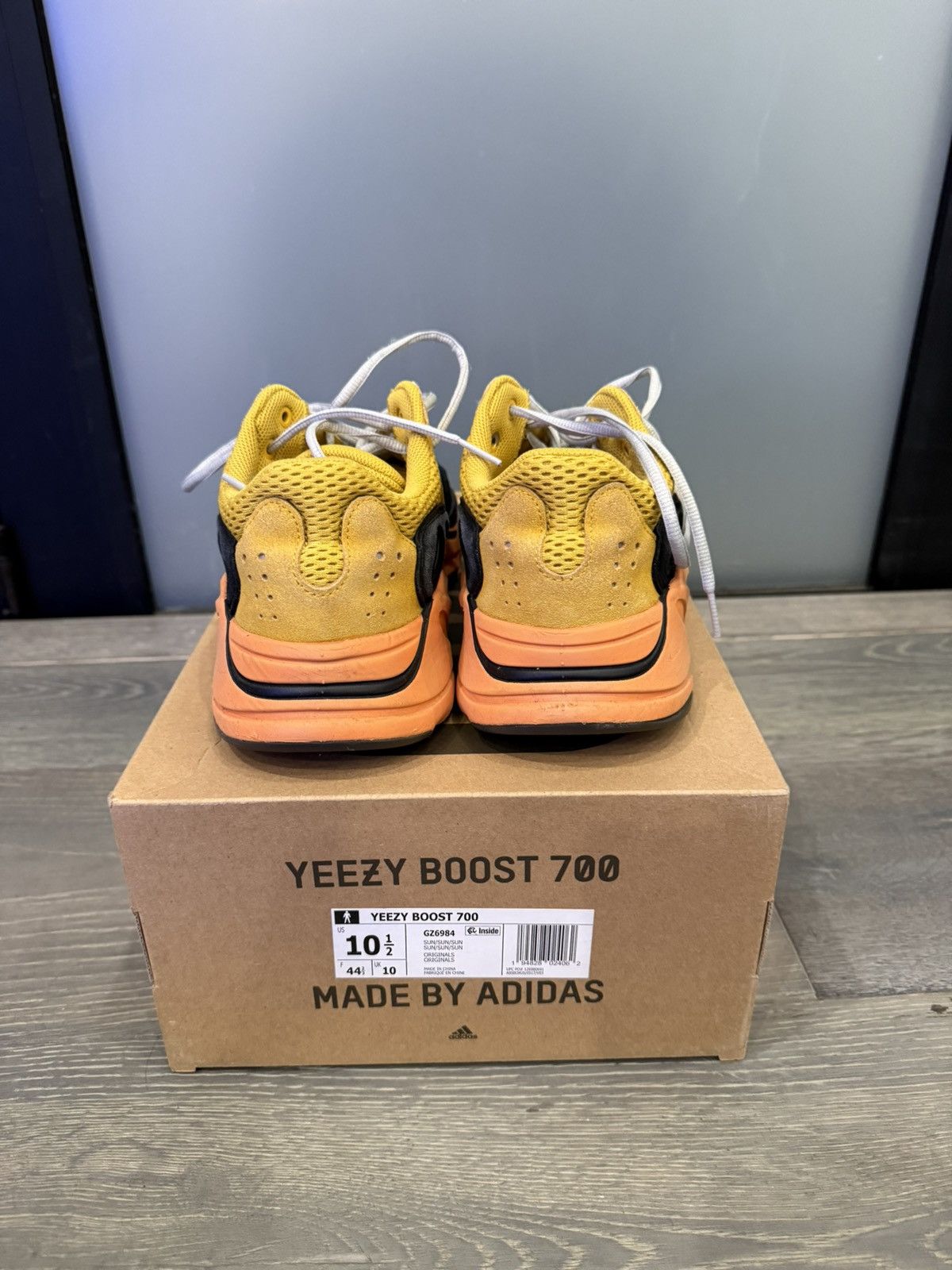 Yeezy yeezy boost 700 Size US 10.5 / EU 43-44 - 4 Thumbnail