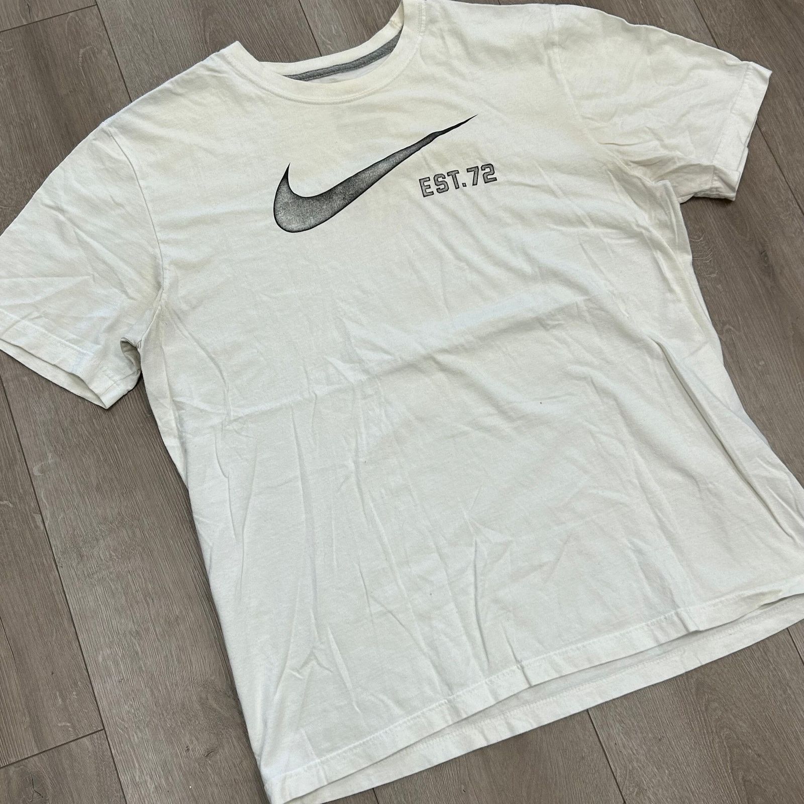 Nike Nike Est.72 White Tee T Shirt size XL Regular Fit B22 Size US XL / EU 56 / 4 - 2 Thumbnail