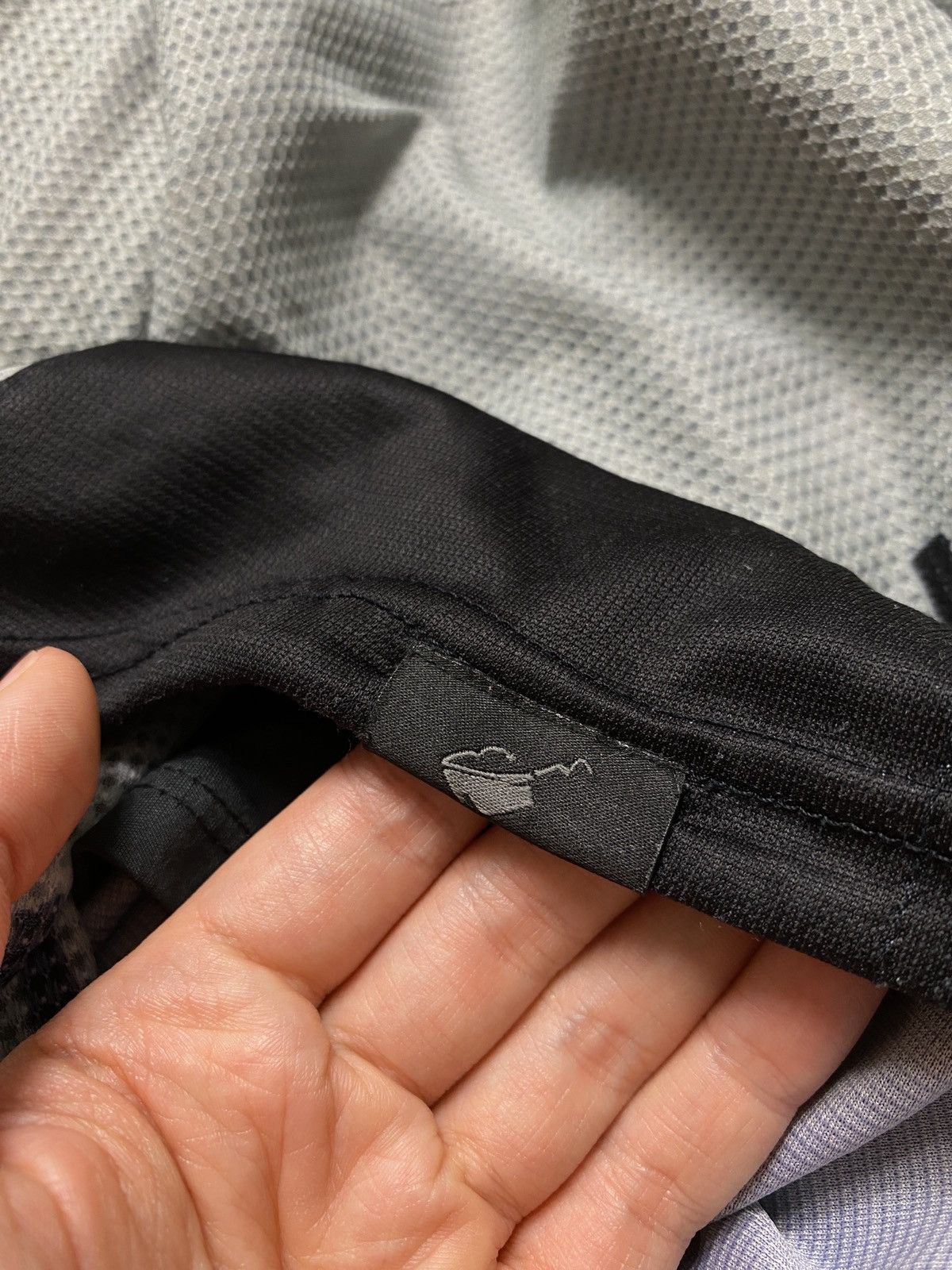 Oakley Oakley black longsleeve central logo sport gorpcore Size US L / EU 52-54 / 3 - 9 Thumbnail