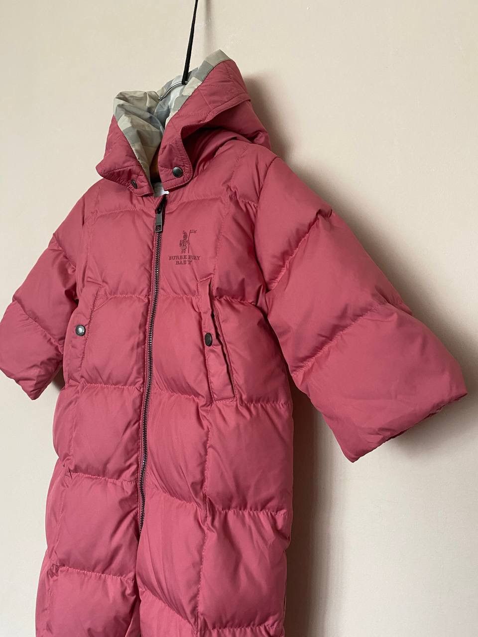 Burberry Burberry Baby Skylar Down Puffer Snowsuit Peony Rose 9M Size XXS / US 00 / IT 34 - 5 Thumbnail