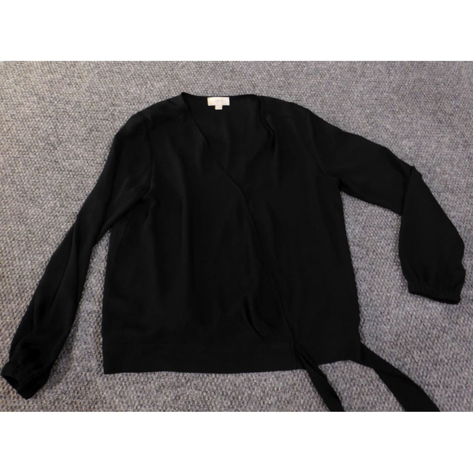 Ann Taylor Ann Taylor Loft Blouse Shirt Womens S Black Polyester Round Neck Long Sleeve Pullover Casual Casual Sleeve Regular Breathable Size S / US 4 / IT 40 - 2 Thumbnail