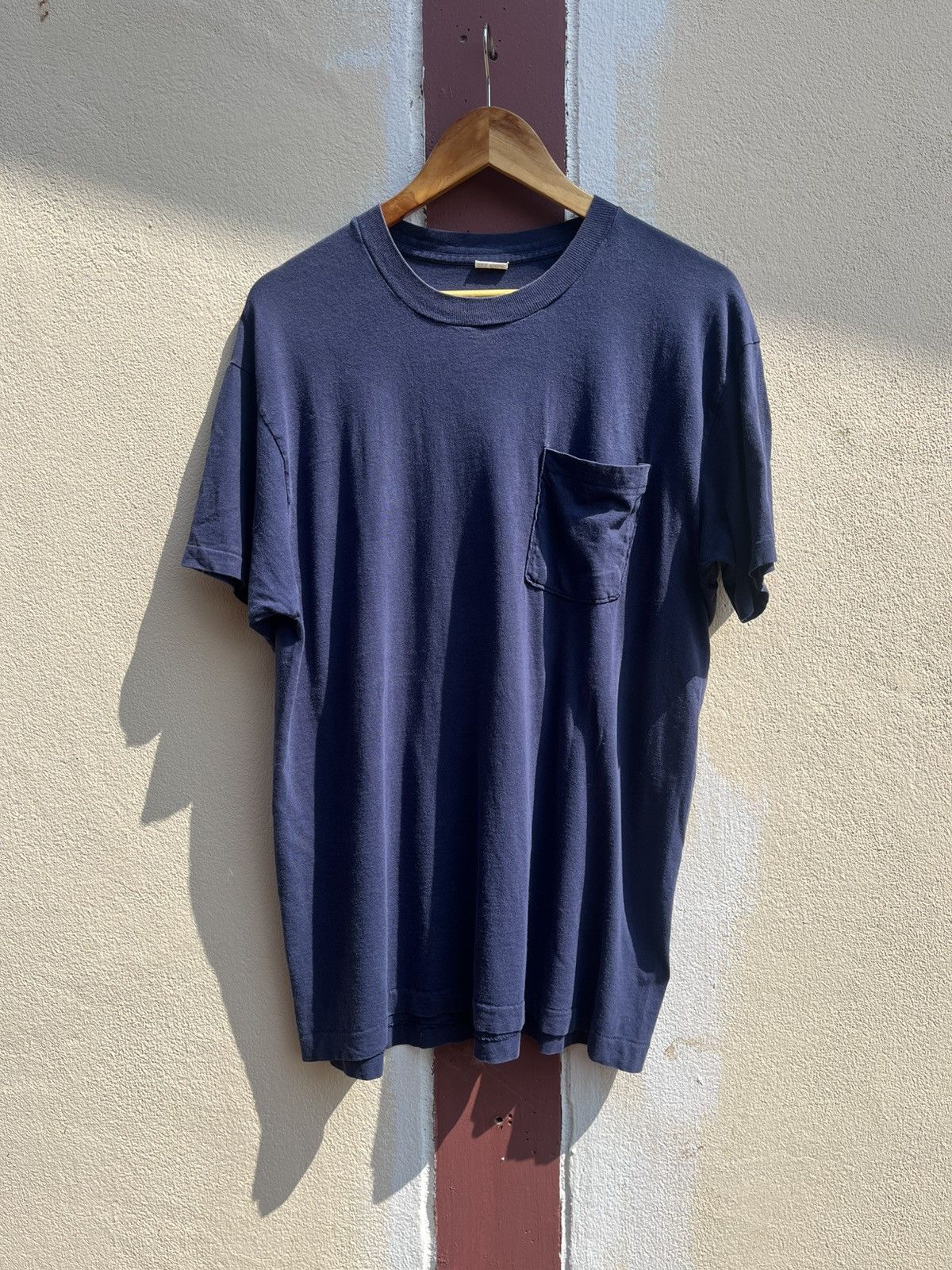 Vintage Navy Pocket Tee 90s’ Size US L / EU 52-54 / 3 - 1 Thumbnail