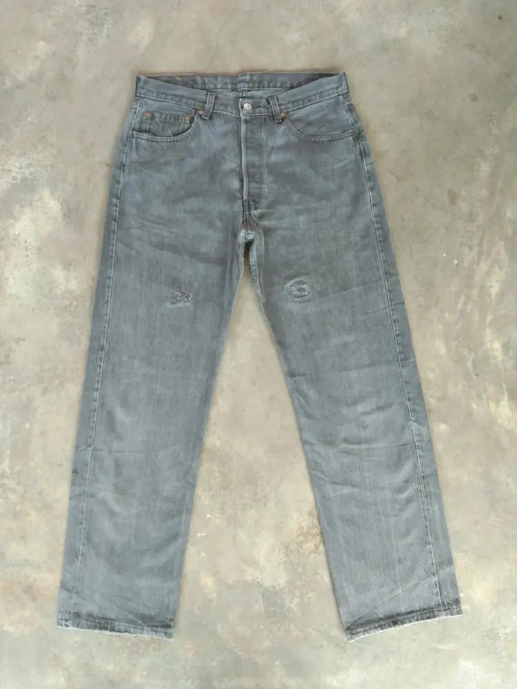 Levi's 90s Vintage Levi's 501 Made In USA Distressed Jeans 32x31 Size US 32 / EU 48 - 1 Thumbnail
