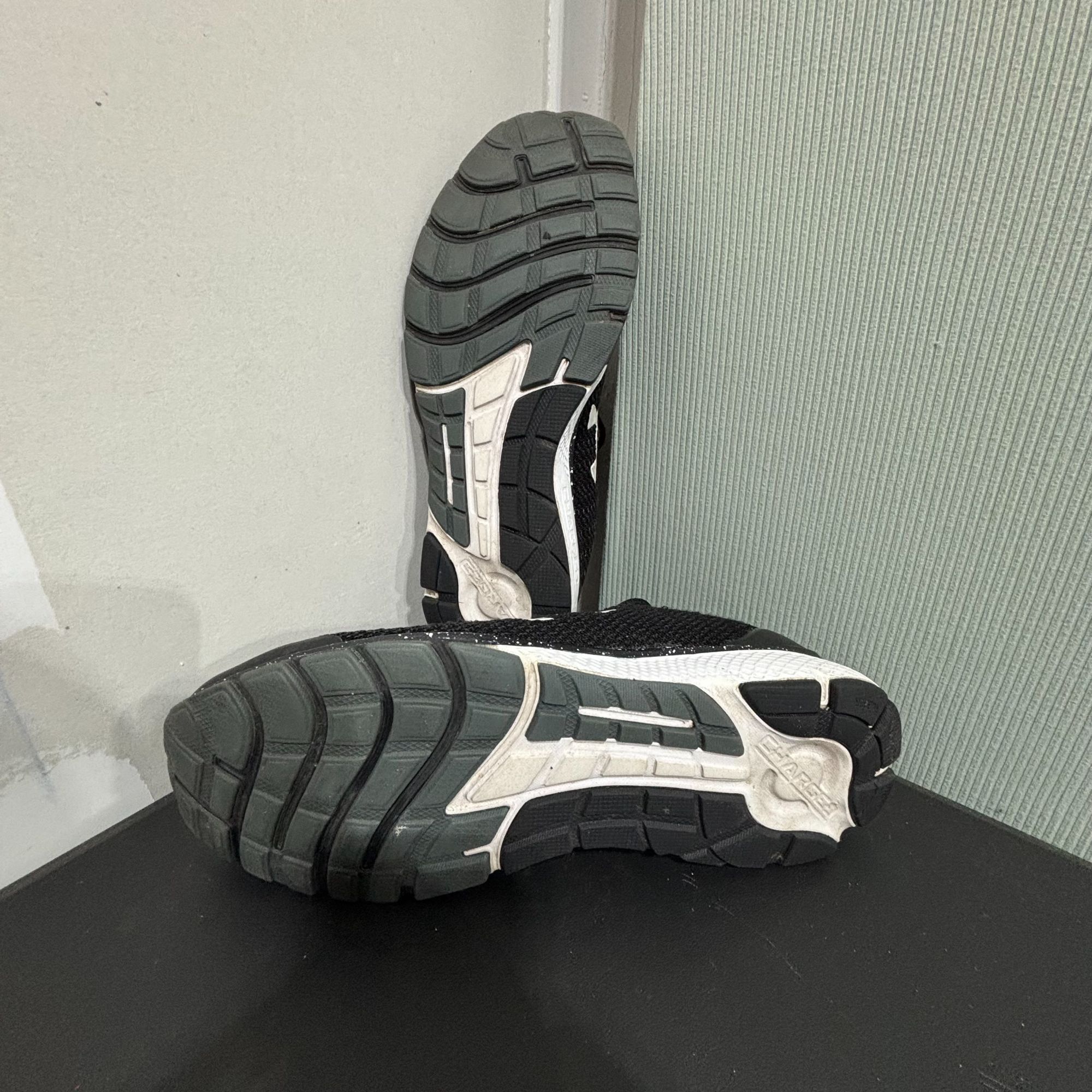 Under Armour UA Charged Pursuit 3 Men's 11.5 Black Gray 3024878 Cleaned R Size US 11.5 / EU 44-45 - 8 Thumbnail