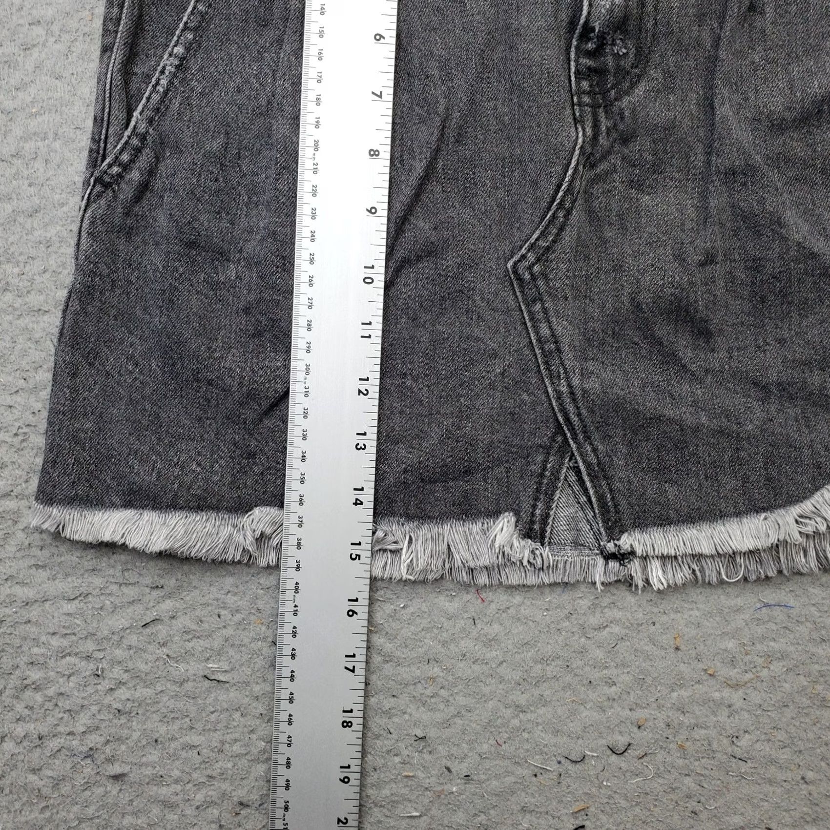 Free People Free People Skirt Womens Size 25 Denim Multicolor Short Mini Pleated Frayed Hem 100% Cotton Summer casual Mulitcolor Size 42" / US 20 - 3 Thumbnail