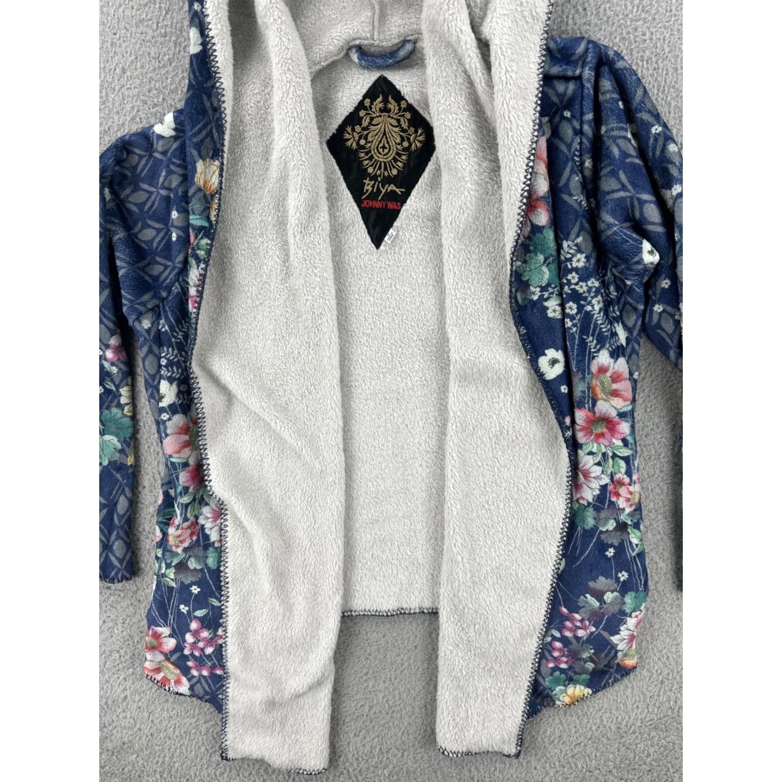 Johnny Was Johnny Was Womens Medium Blue Floral Biya Sherpa Fleece Jacket Pockets Jacket Kimono Floral Blue Pockets Womens M Size M / US 6-8 / IT 42-44 - 4 Thumbnail