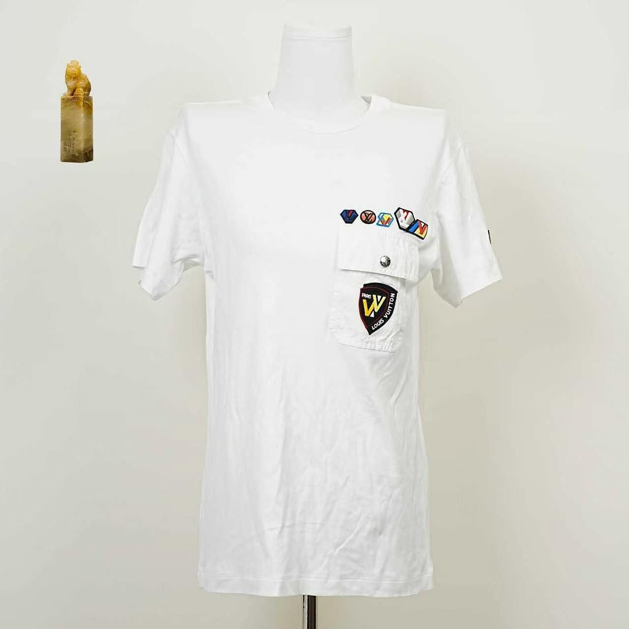 Louis Vuitton Louis Vuitton Patch Pocket T-Shirt Size M Size US M / EU 48-50 / 2 - 1 Thumbnail