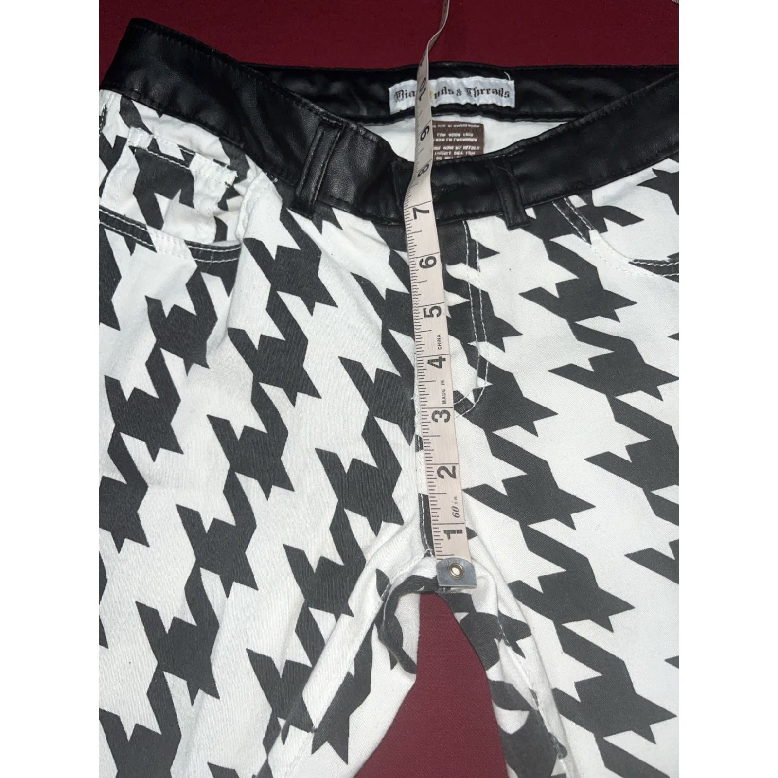 Vintage VINTAGE Hounds Tooth Black White EMO Punk JEANS size 13 Zip Up Y2K Funky Oversized Print Size 34" / US 12 / IT 48 - 6 Thumbnail
