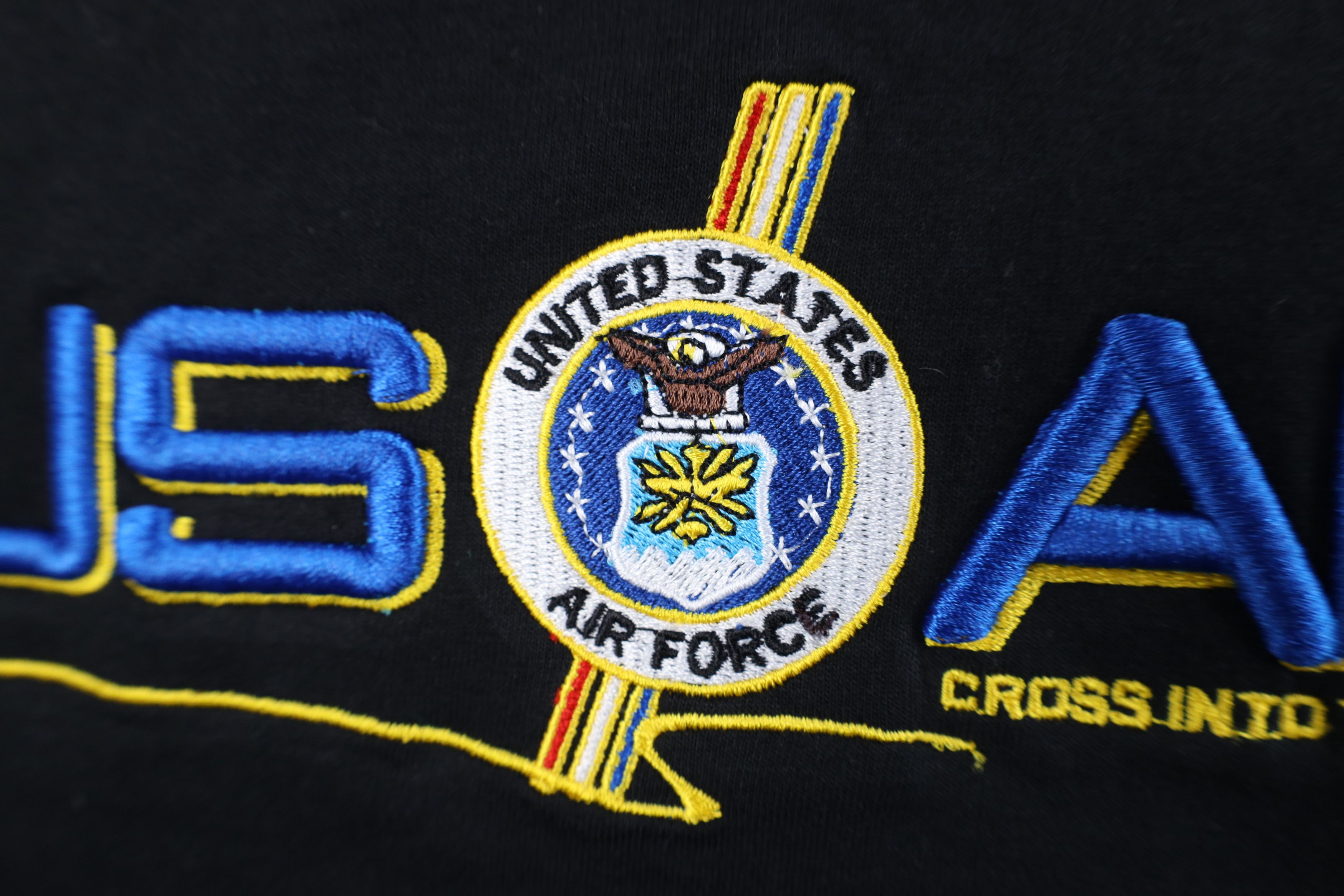 Vintage Deadstock Vintage 90s United Staes Air Force T-Shirt USAF Size US L / EU 52-54 / 3 - 5 Thumbnail
