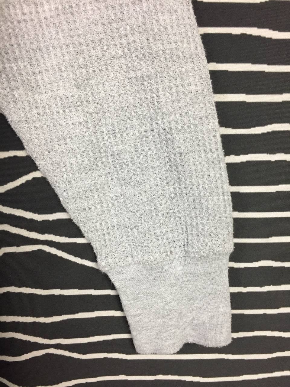 Vintage Vtg Hanes Waffle Knit Thermal Long Sleeve Henley Tee Size US S / EU 44-46 / 1 - 4 Thumbnail