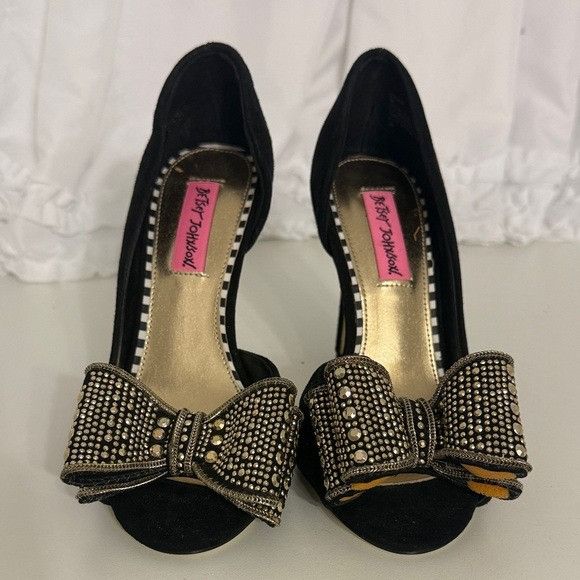 Betsey Johnson Betsey Johnson Glendah Black Suede Peep Toe Heels W/Bow Embe Size US 6 / IT 36 - 2 Thumbnail