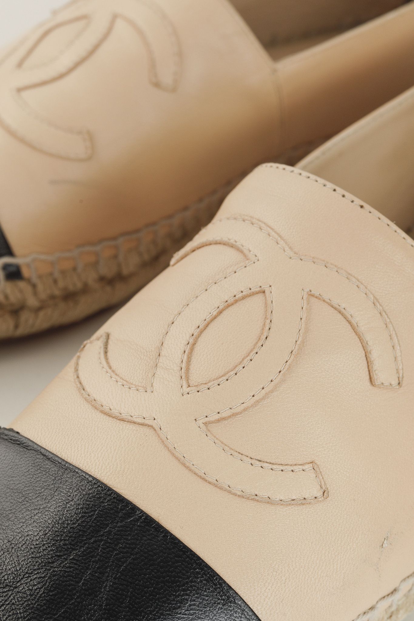 Chanel Chanel Espadrilles in Beige and Black Lambskin Size US 10.5 / IT 40.5 - 8 Thumbnail
