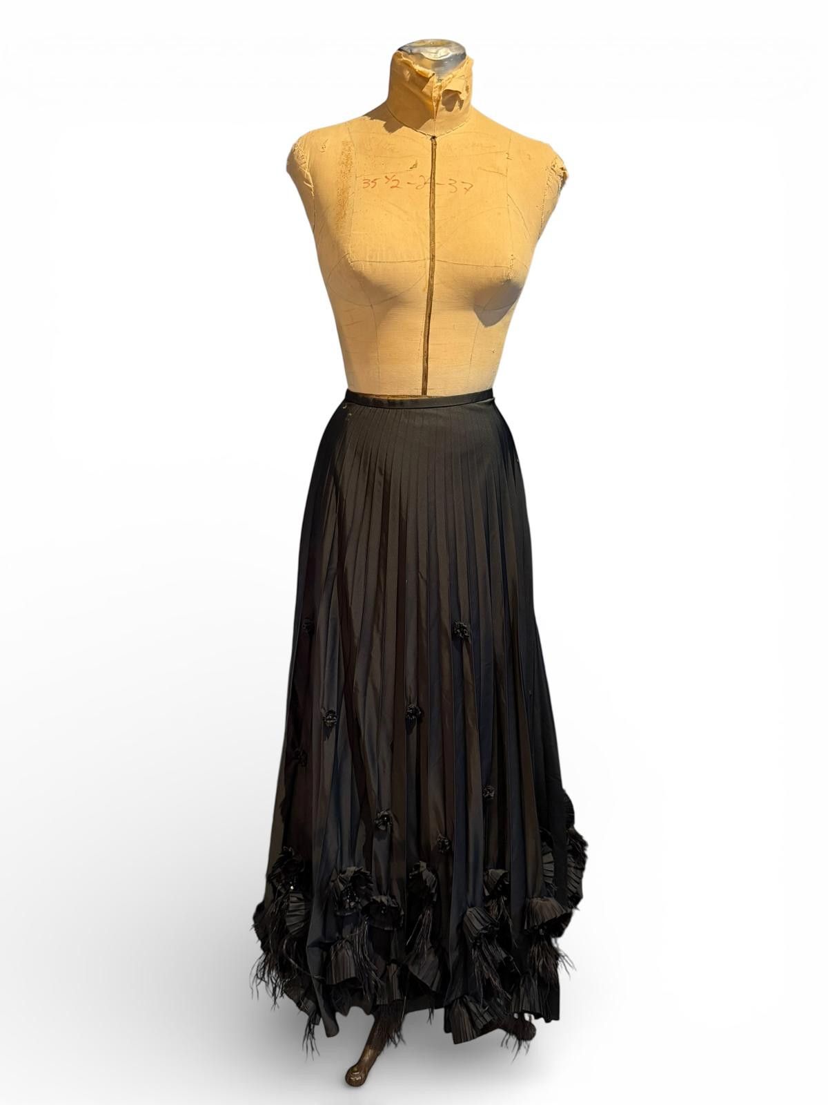 Other Dana Buchman Elegant Maxi Skirt w/ Pleats and Floral Detail Size 34" / US 12 / IT 48 - 1 Thumbnail