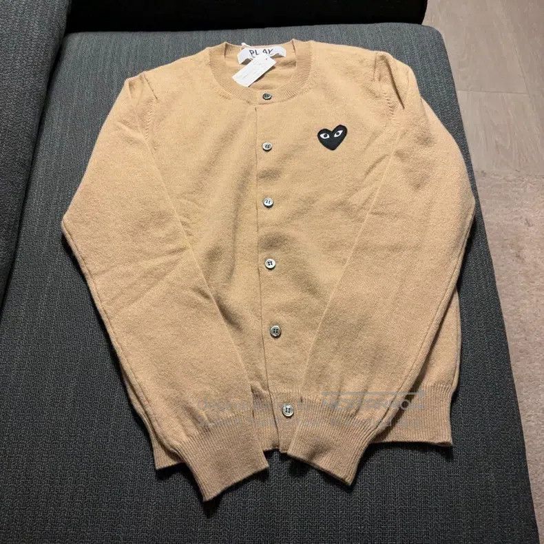 Comme des Garcons Comme Des Garcons With black heart embroidery pattern Size M / US 6-8 / IT 42-44 - 1 Thumbnail