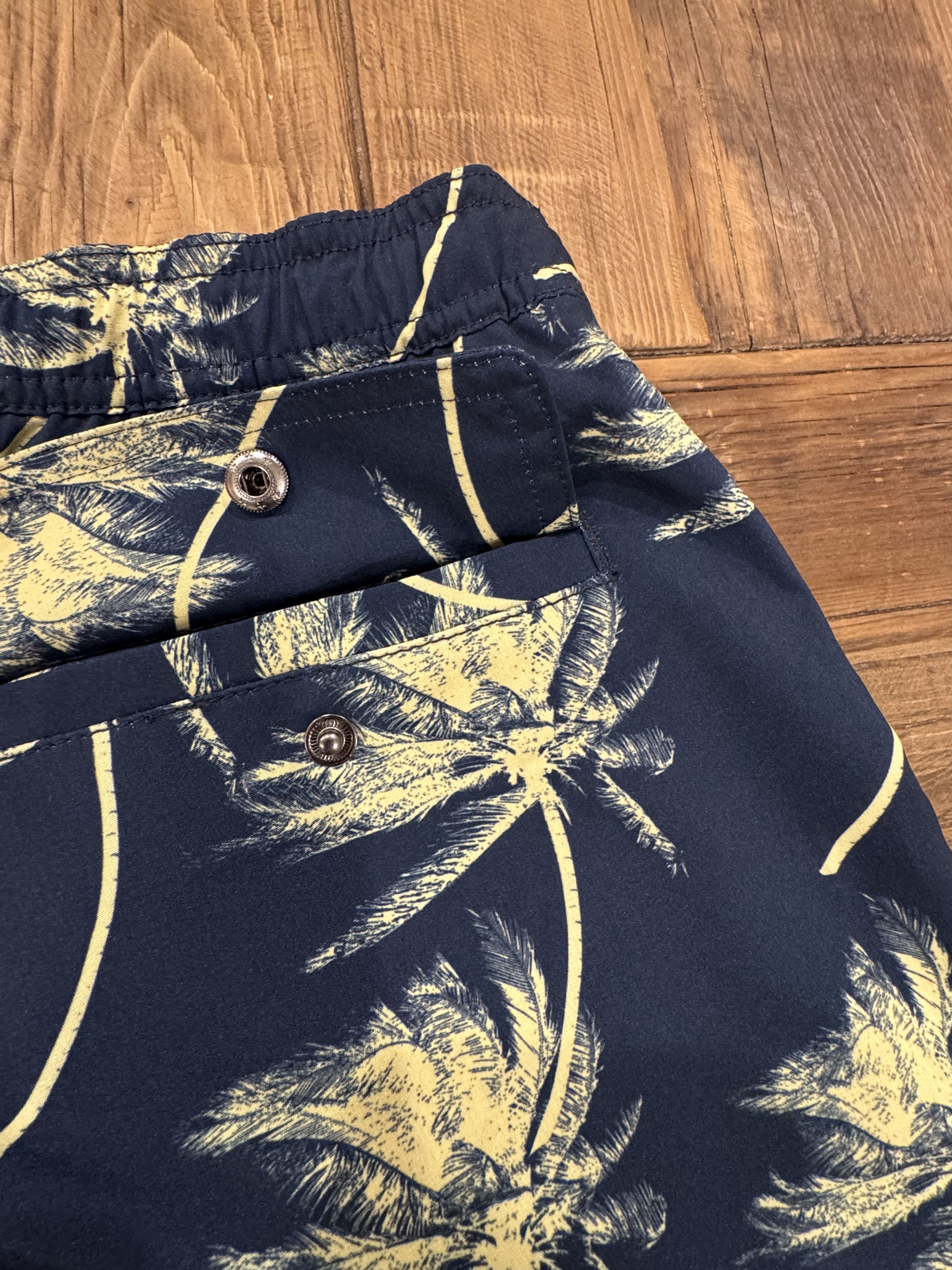 Onia Onia Men's Swim Trunks 5E (Size: Medium) Size US 32 / EU 48 - 2 Thumbnail