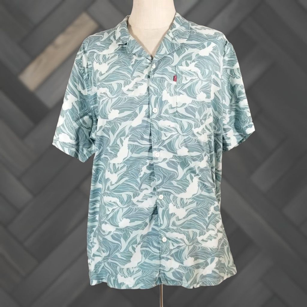 Levi's Hawaiian Shirt Men 2XL Blue Floral Short Sleeve Button-Up Shirt Knit Cotton Polyester Casual Travel