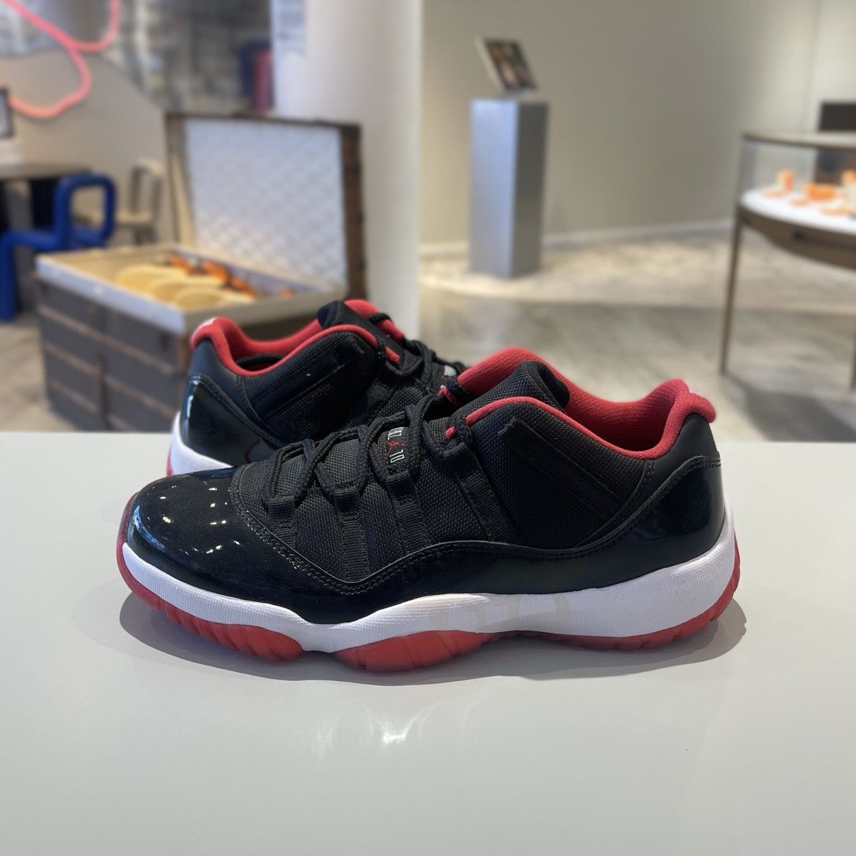 Air Jordan 11 Retro Low Bred