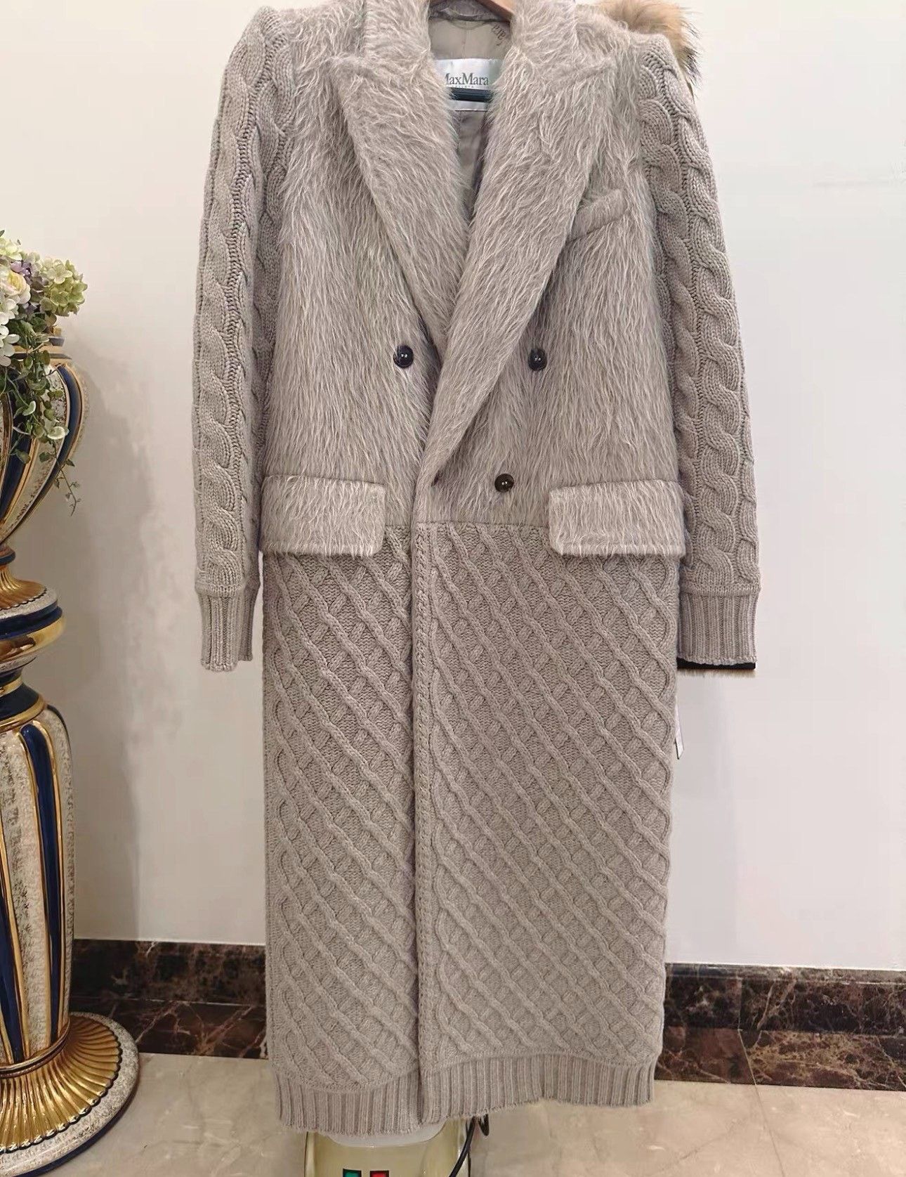 Max Mara Max Mara Women's Coat Size M / US 6-8 / IT 42-44 - 1 Preview