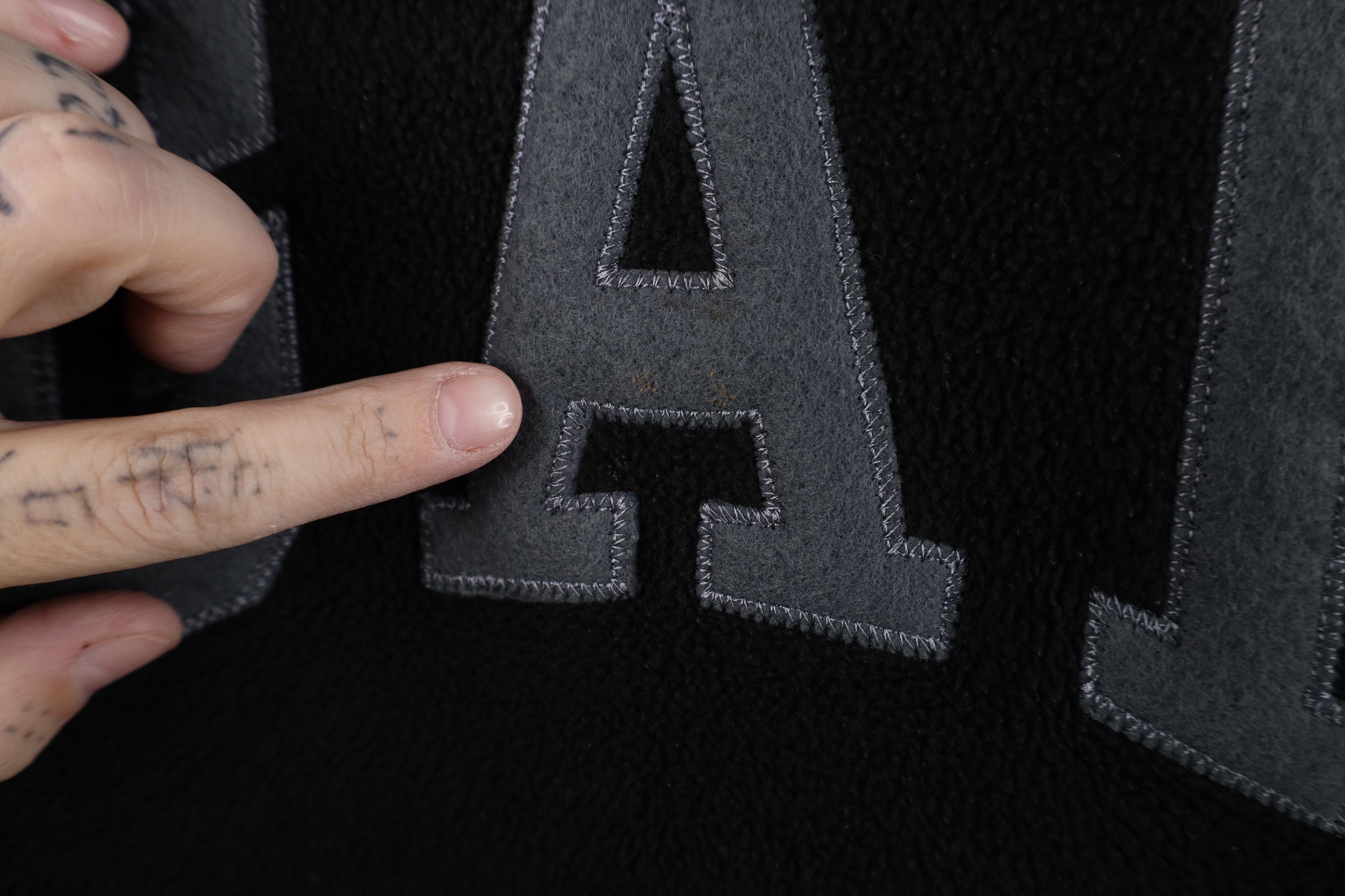 Gap Vintage 90s Y2K Gap Spell Block Letter Fleece Hoodie Black Size US S / EU 44-46 / 1 - 6 Thumbnail