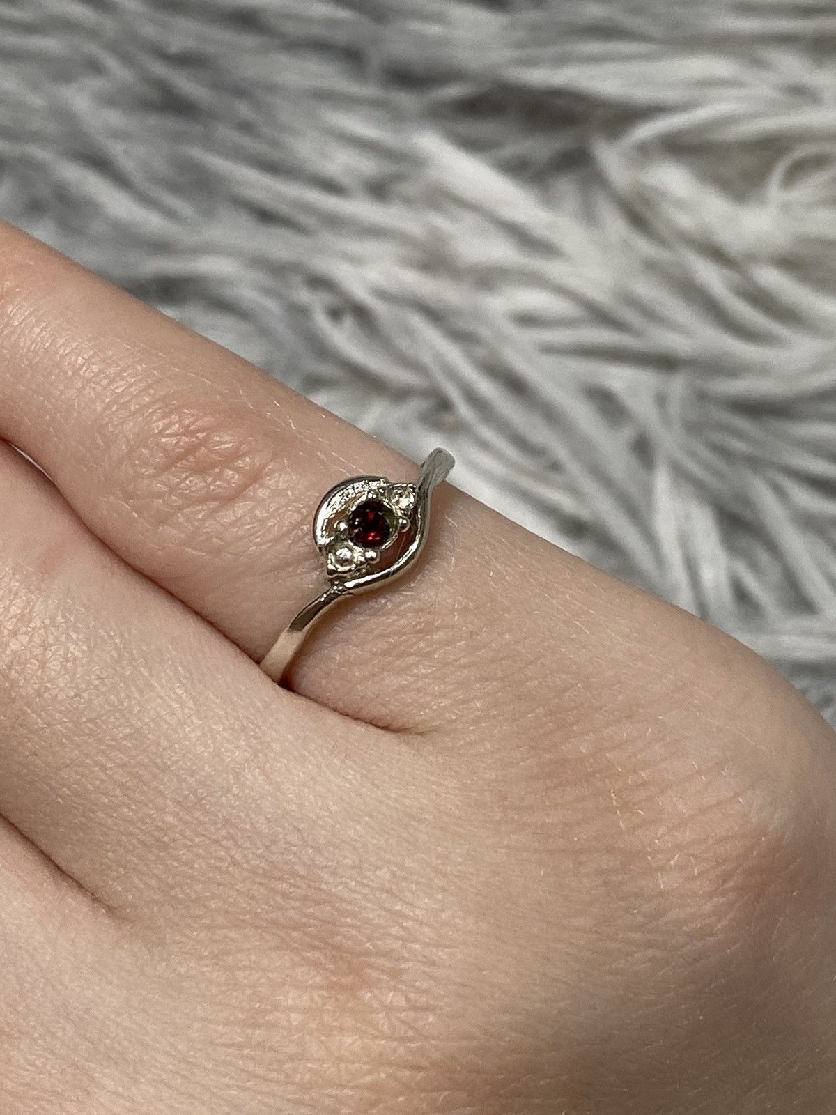 Jewelry Vintage Sterling Silver Ring with Dark Stone Japanese Brand Size ONE SIZE - 7 Thumbnail
