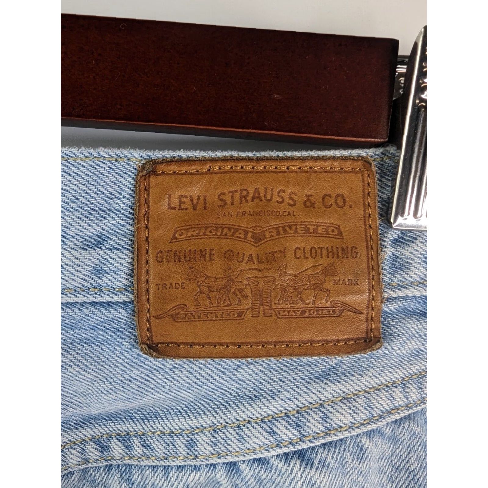 Levi's Levi's Premium Denim Skirt Short Vintage? No. Big E Red Tab Stretch Blue Denim 25 Women Cotton Blend Denim Skirt Zip Casual Size 42" / US 20 - 5 Thumbnail