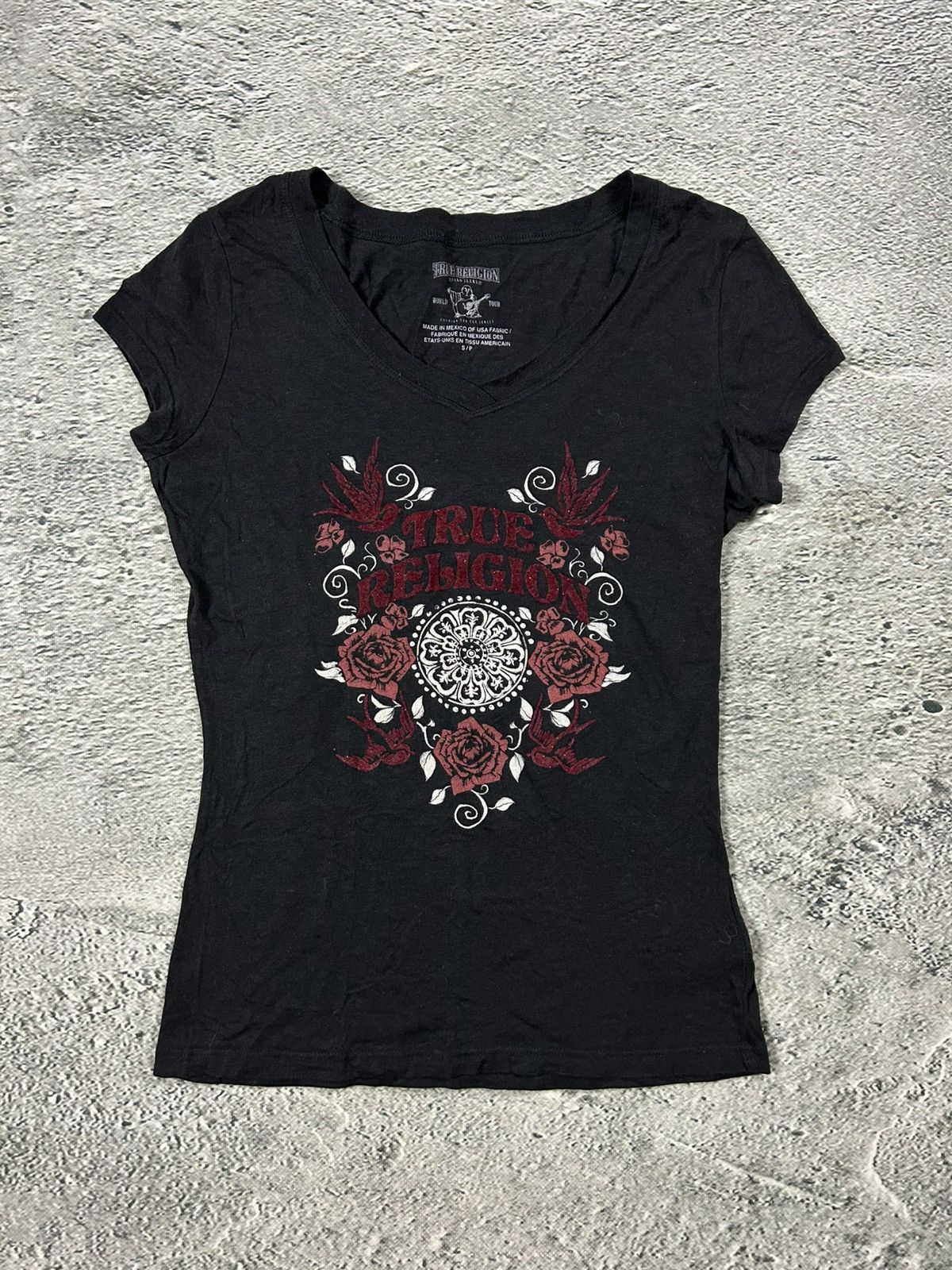 True Religion True Religion Rose T-shirt logo Red Black V-Neck cropped Size S / US 4 / IT 40 - 1 Thumbnail