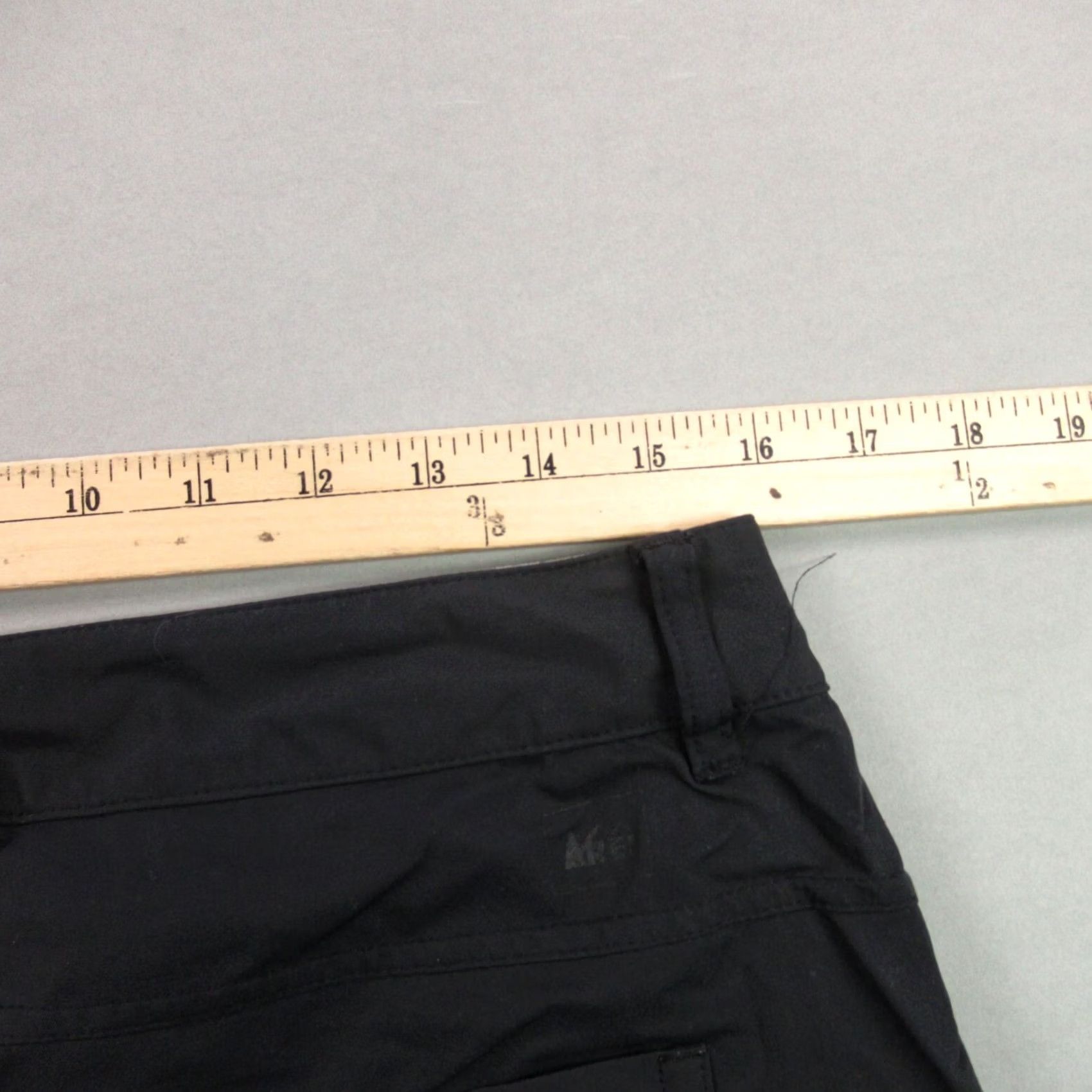 Vintage REI Pants Womens 10 Black Stretch Lightweight Straight Leg Long Capri Size 32" / US 10 / IT 46 - 6 Thumbnail