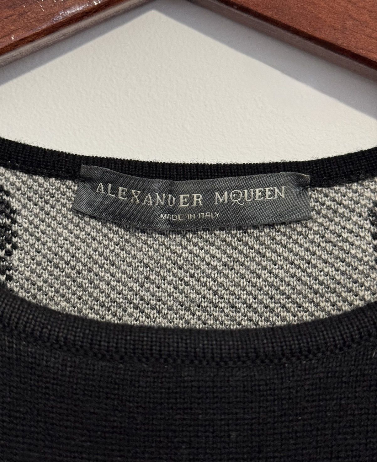 Alexander McQueen ★0% TAX★ F/W2010 Alexander McQueen Wool-Silk Graphic Dress Size S / US 4 / IT 40 - 7 Thumbnail