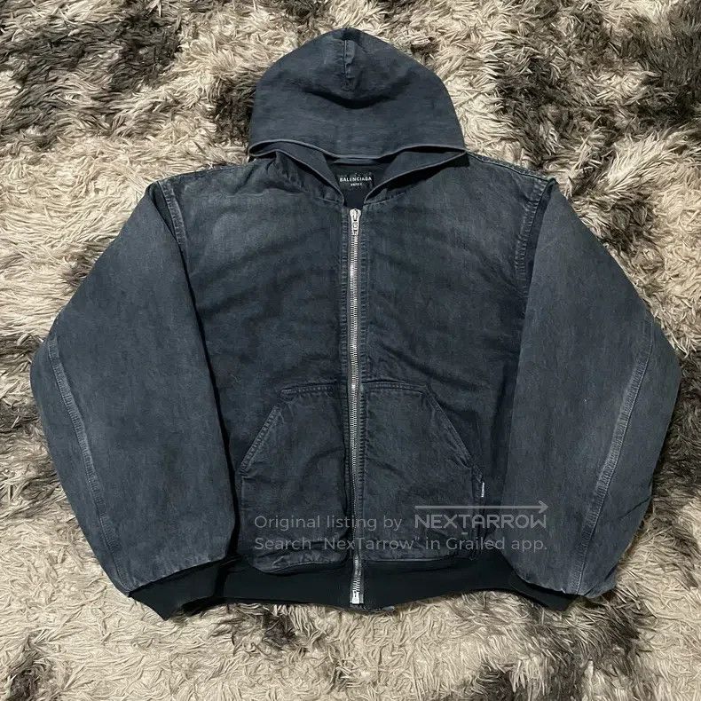 Balenciaga Balenciaga Back Letter Logo Vintage Distressed Grey Design Size US S / EU 44-46 / 1 - 1 Thumbnail