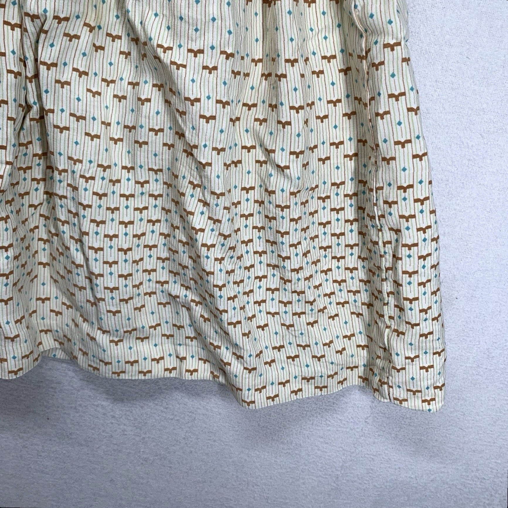 Vintage VINTAGE Munsingwear Women’s Mini Skirt Size 4 All Over Geometric Pattern Silk Wool Knit Casual Bohemian Beach Travel Size 27" / US 4 / IT 40 - 6 Thumbnail