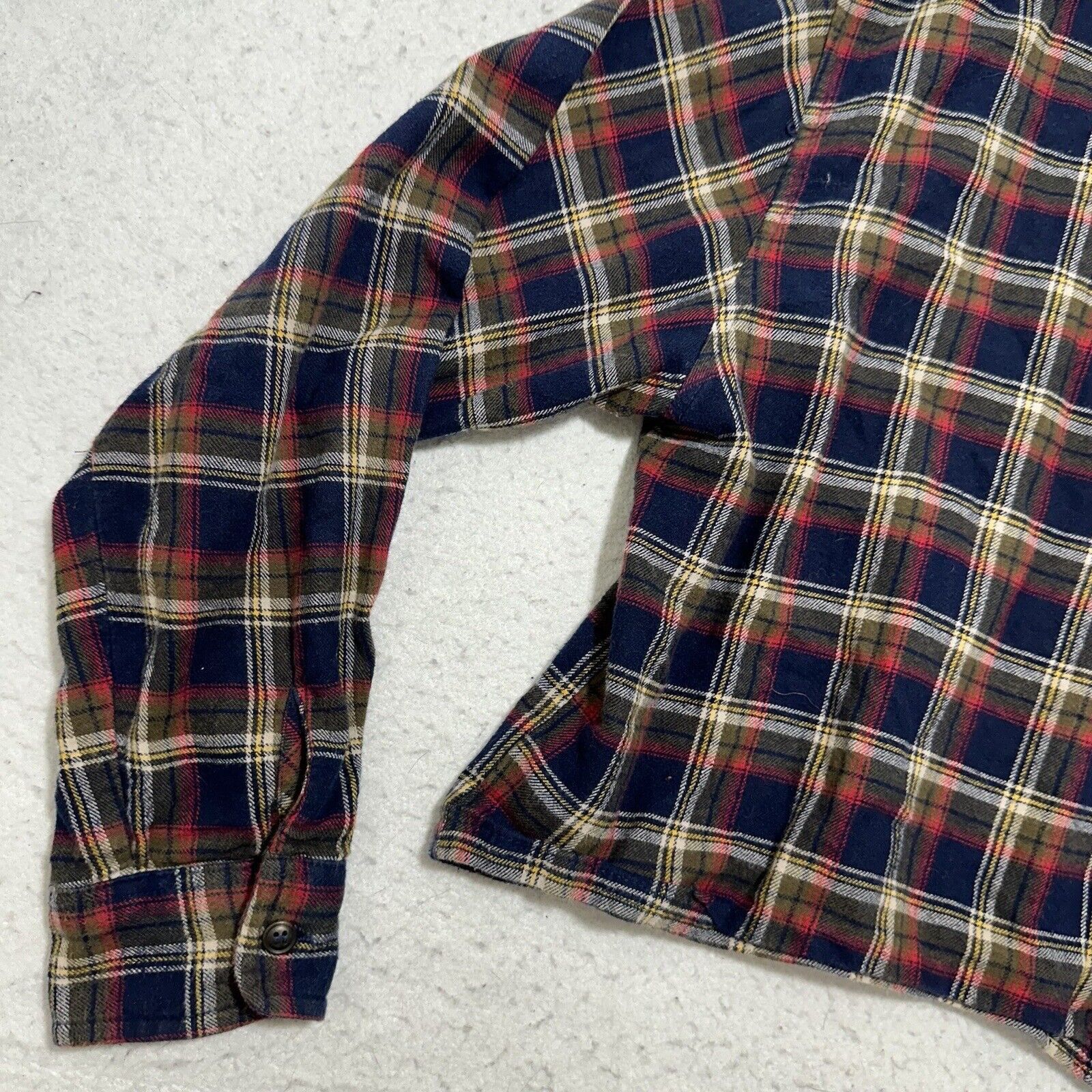 Forever 21 Forever 21 Medium Flannel Cropped Shirt Plaid Button Down Size M / US 6-8 / IT 42-44 - 4 Thumbnail
