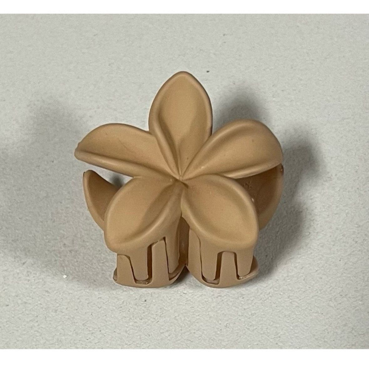 Japanese Brand × Vintage Tan Beige Brown Hibiscus Flower Claw Hair Clip Accessory 🌺✨ Size ONE SIZE - 2 Thumbnail