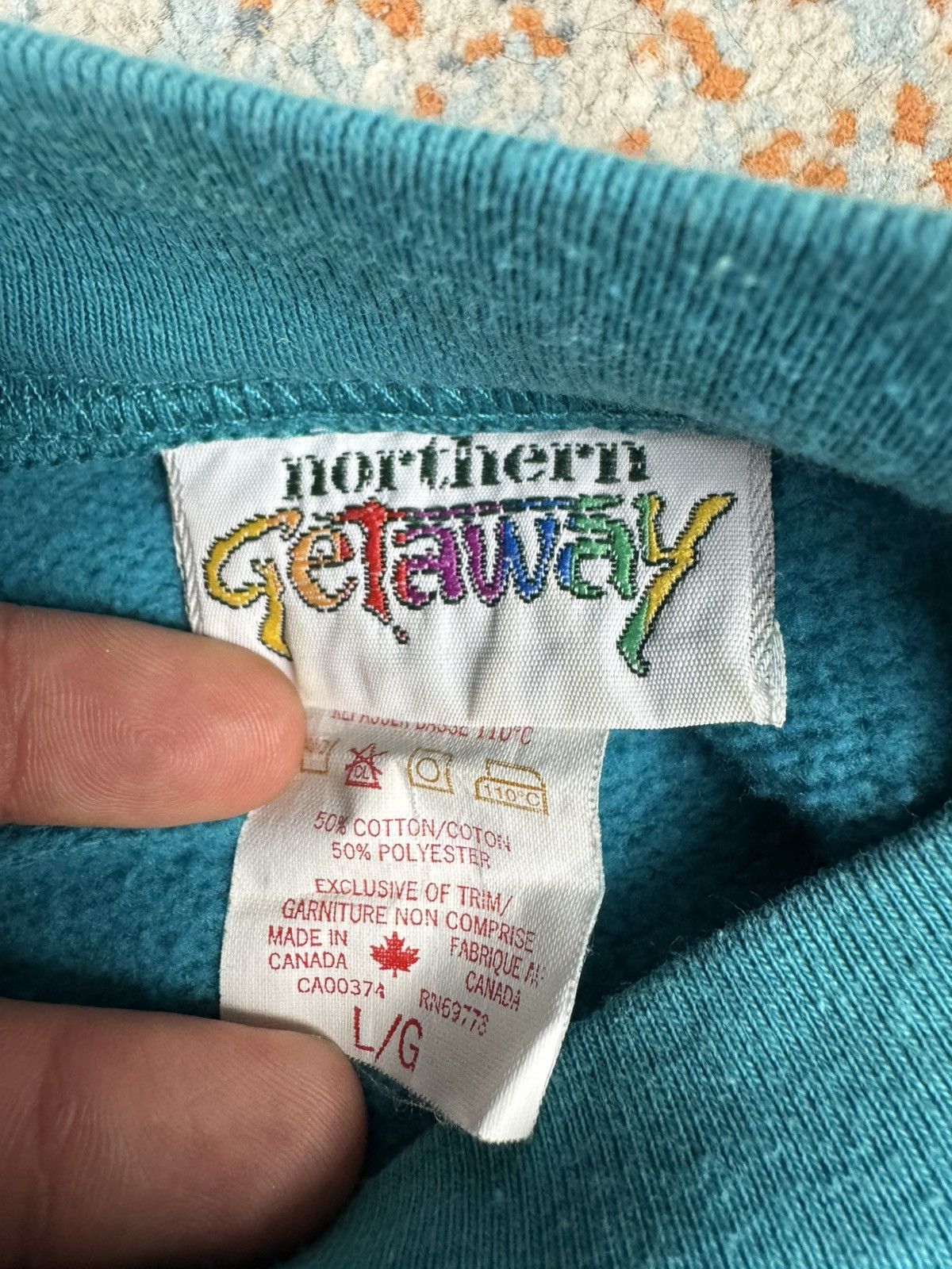 Vintage Vintage 90s meet the locals Canada graphic sweatshirt Size US S / EU 44-46 / 1 - 5 Thumbnail