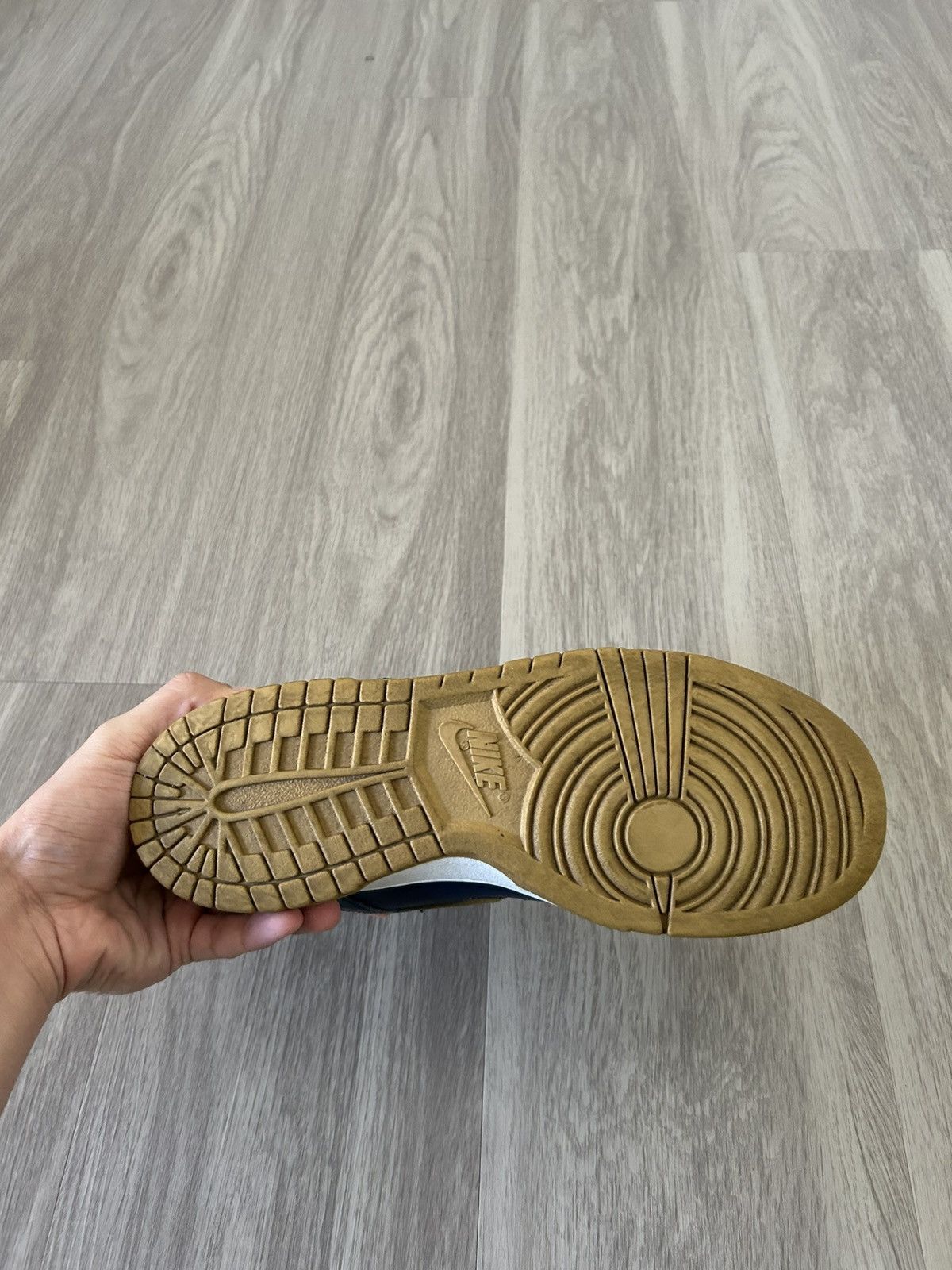 Nike × Supreme Supreme X Nike Dunk Low SB Metallic Gold Size 8.5 Size US 8.5 / EU 41-42 - 11 Thumbnail