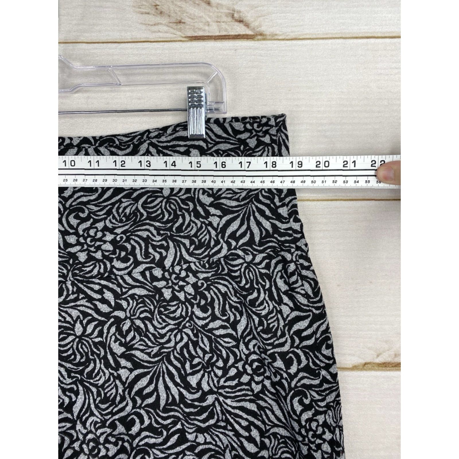 Vintage CJ Banks Maxi Skirt 1X Black White Floral Cottagecore Peasant Boho Chic Pull On Size 40" / US 18 - 2 Thumbnail