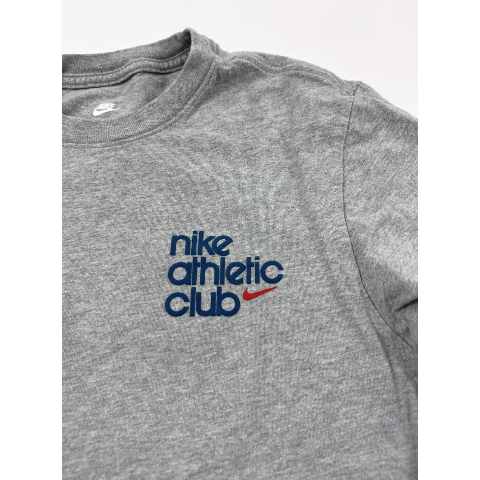 Nike Nike Shirt Mens M Heather Gray Graphic Sports Logo Tee Swoosh Athletic Club Size US M / EU 48-50 / 2 - 3 Thumbnail