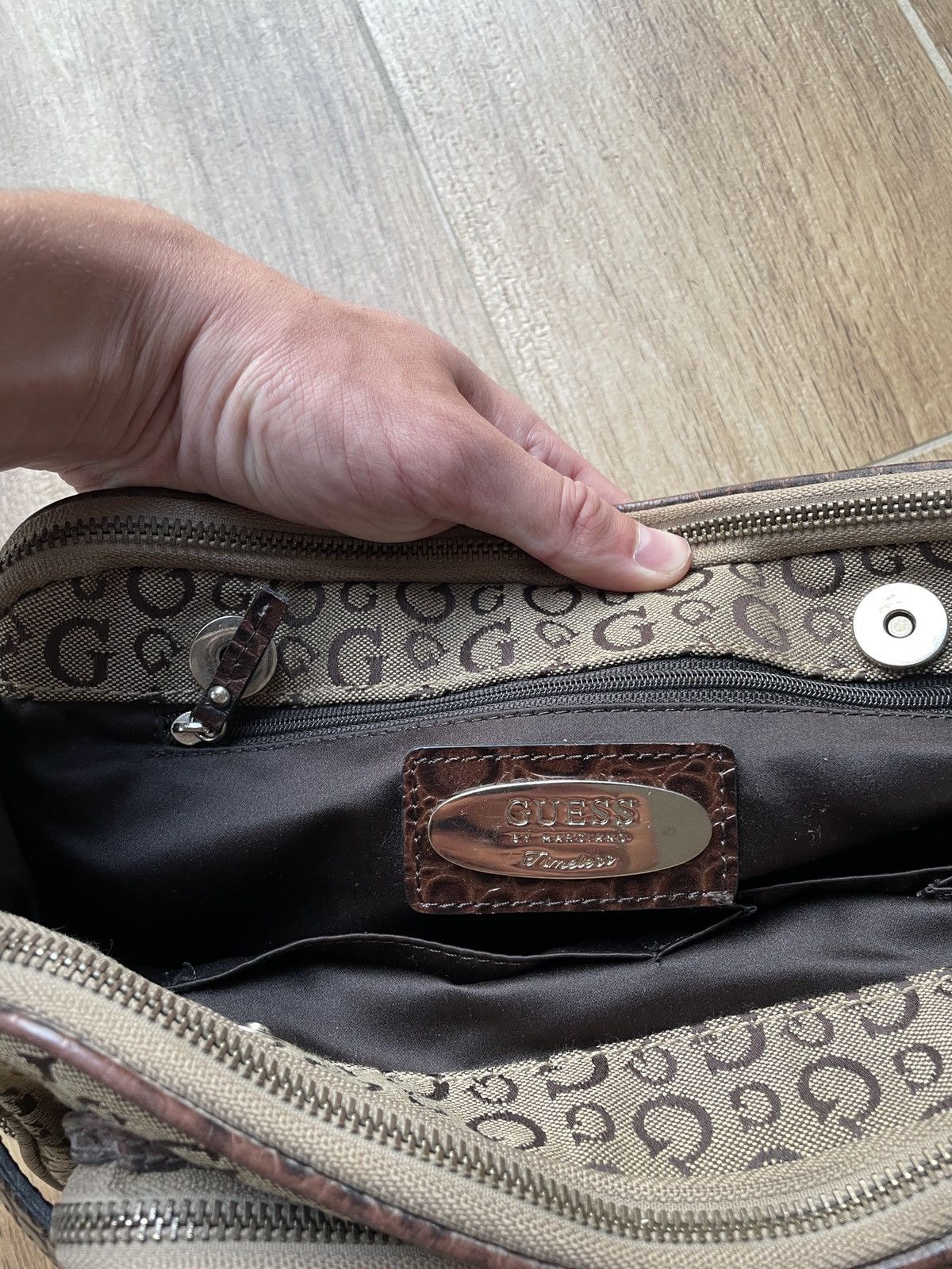 Guess Vintage Guess Bag Shoulder Monogram Big Logo Japanese Y2K Size ONE SIZE - 8 Thumbnail