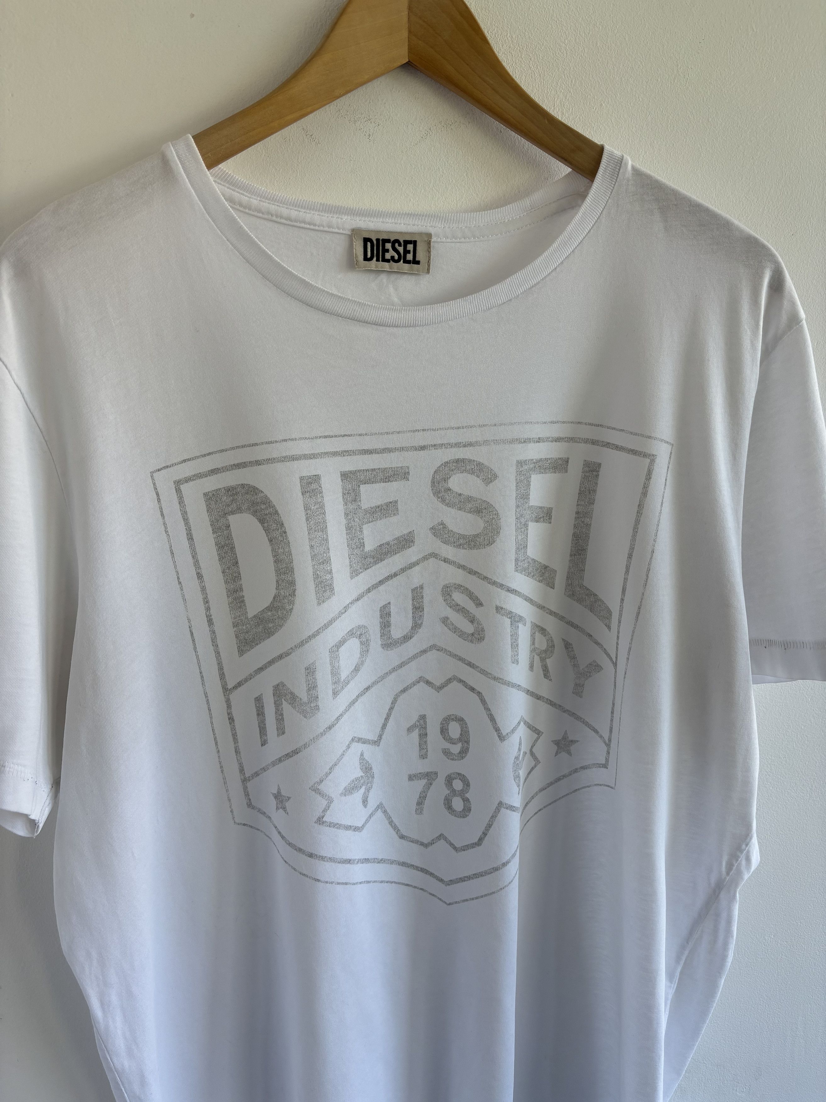 Diesel × Diesel Black Gold Diesel Industry Logo Tee Size US XL / EU 56 / 4 - 2 Thumbnail
