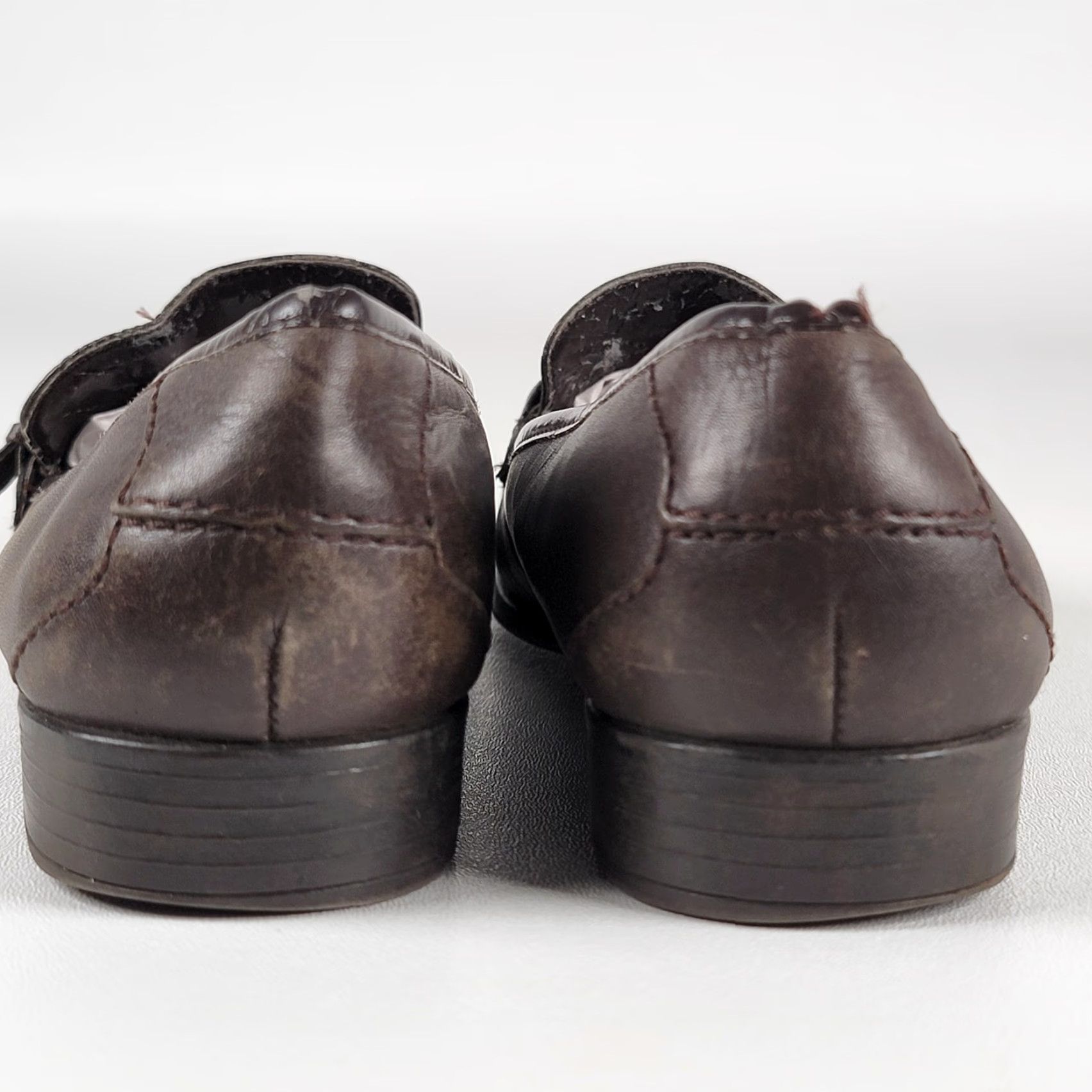 Vintage Danelle Danielle Slip-On Loafer Black Leather Women's 7.5 Flat Slip-On Arch Support Cushioned Breathable Lined Rubber Outsole Size US 8 / IT 38 - 5 Thumbnail