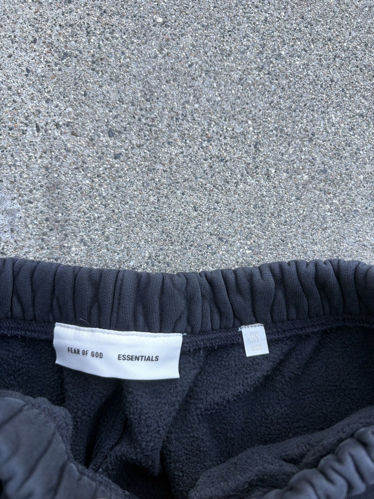 Fear of God Black Fear of God Essentials Fleece Flare Sweatpants Sz. M Size US 34 / EU 50 - 4 Thumbnail