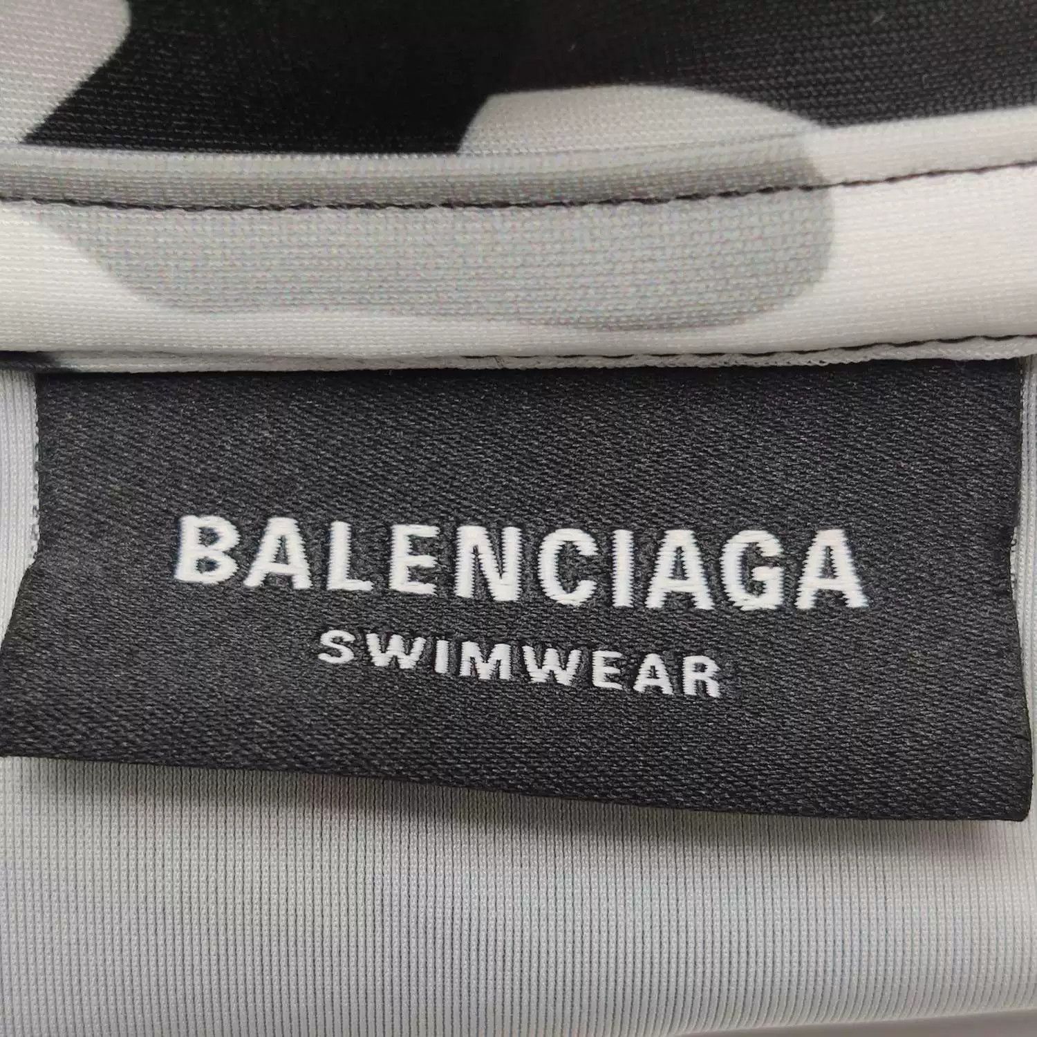 Balenciaga balenciaga camouflage print short sleeve t-shirt Size US XS / EU 42 / 0 - 4 Thumbnail