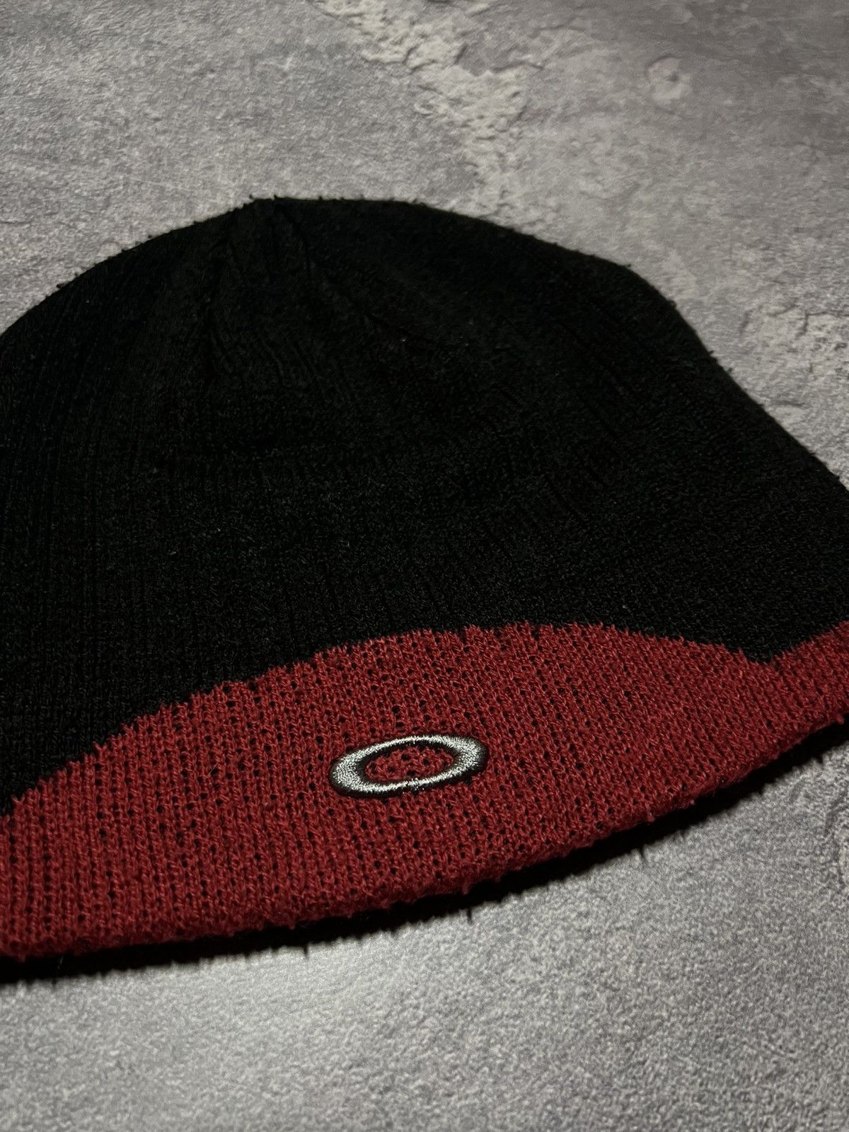 Oakley Vintage Oakley Beanie Hat Outdoor Streetwear Size ONE SIZE - 2 Thumbnail
