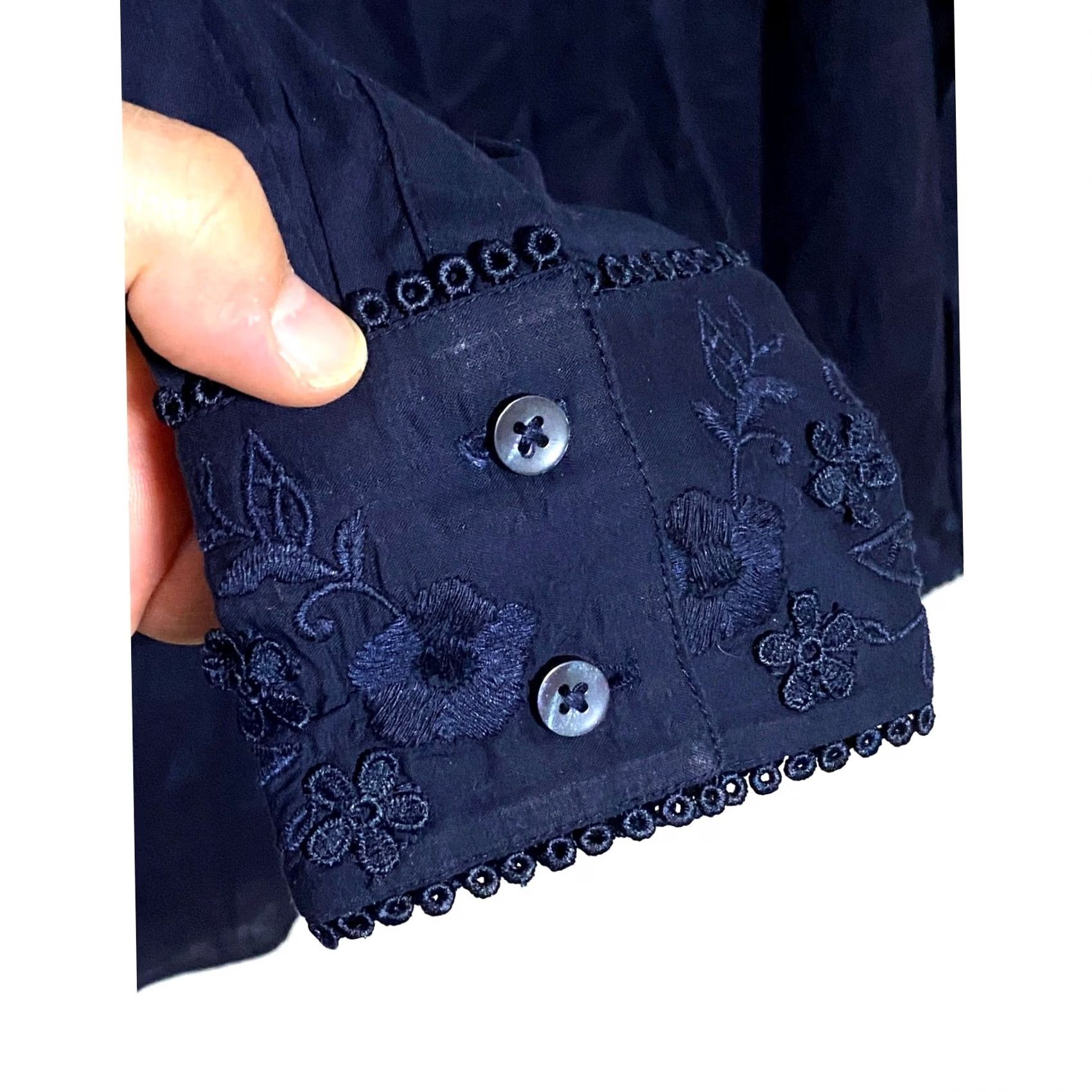 Vintage Chico's Button-Up Navy Floral Embroidered Blouse Women S Long Sleeve 100% Cotton NWT Size S US 4 Vintage? No Size S / US 4 / IT 40 - 4 Thumbnail