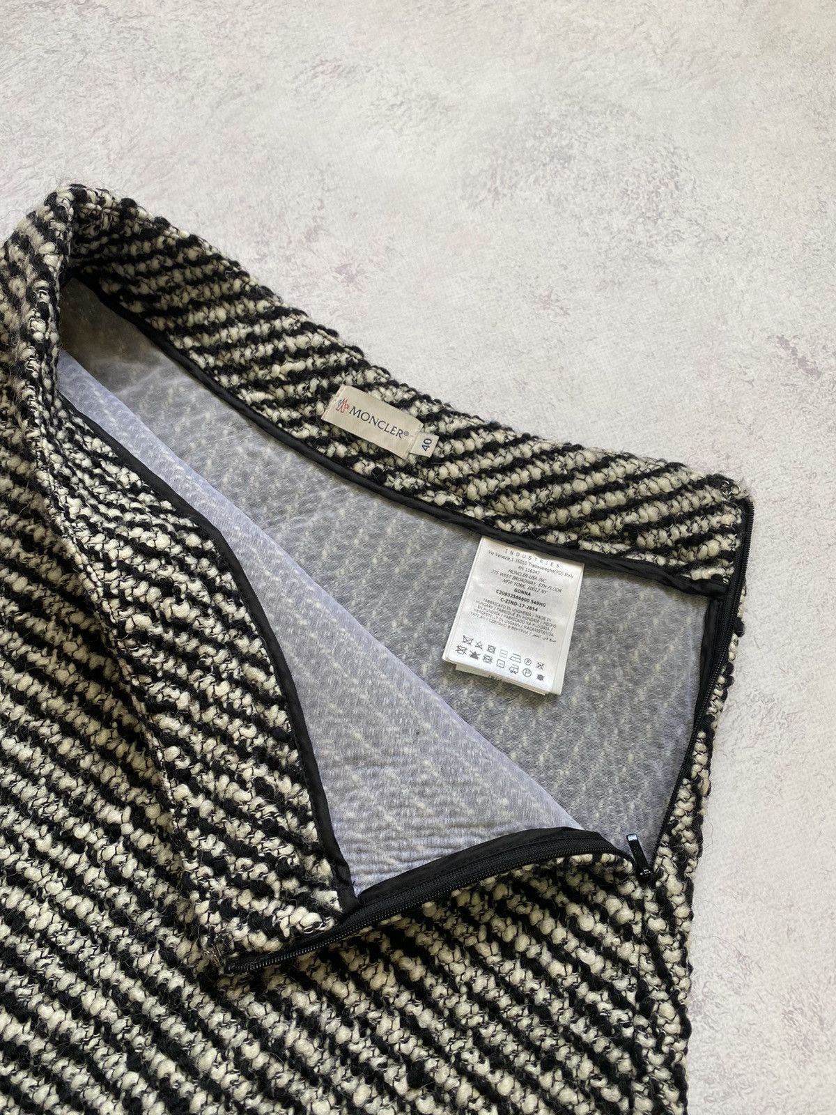 Moncler Moncler Womens Wool Black & White Mini Skirt Size 40 Size 27" / US 4 / IT 40 - 7 Thumbnail