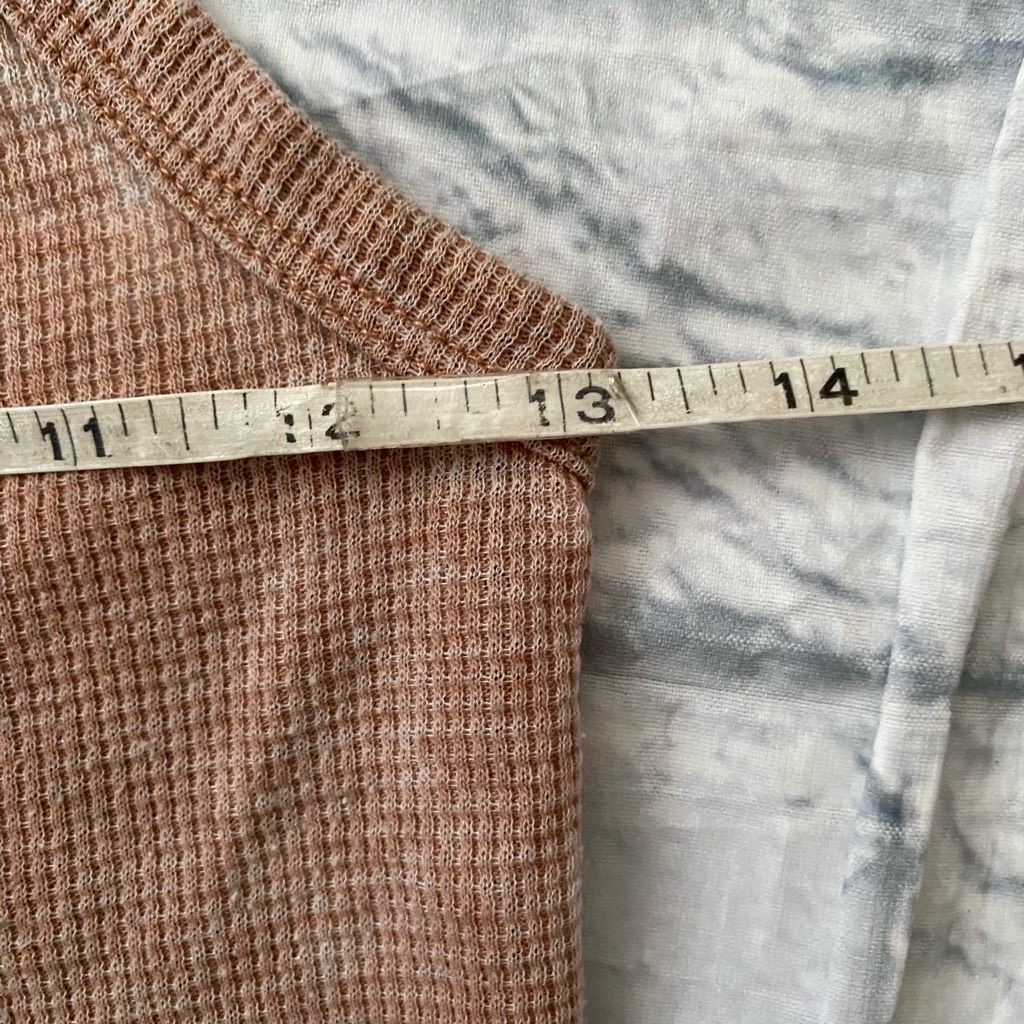 American Eagle Outfitters American Eagle women XS Distressed tan & white textured crop Size XS / US 0-2 / IT 36-38 - 7 Thumbnail