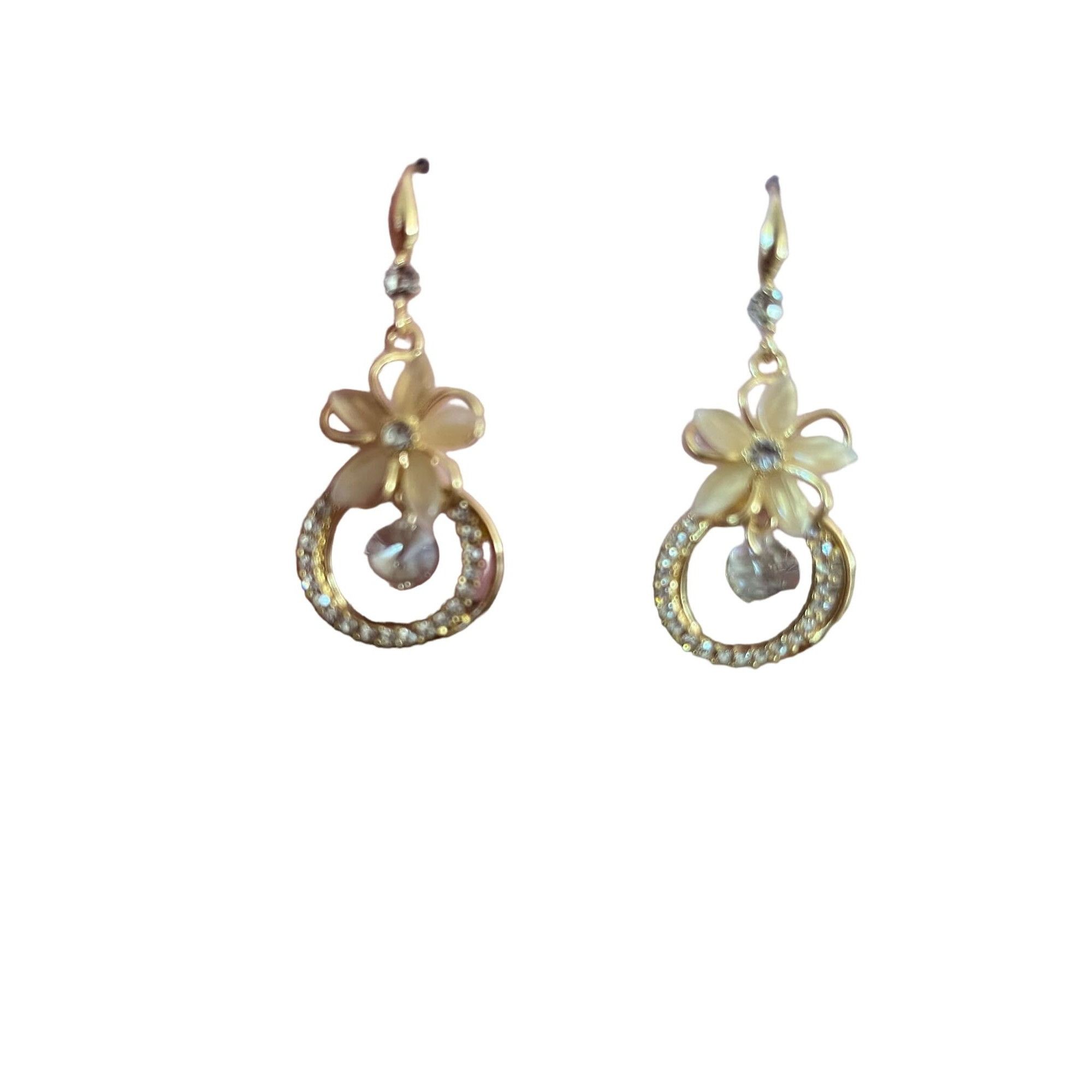 Other Bloomingdale’s Crystal Geometric Multi-Layered Circle Flower Size ONE SIZE - 1 Thumbnail