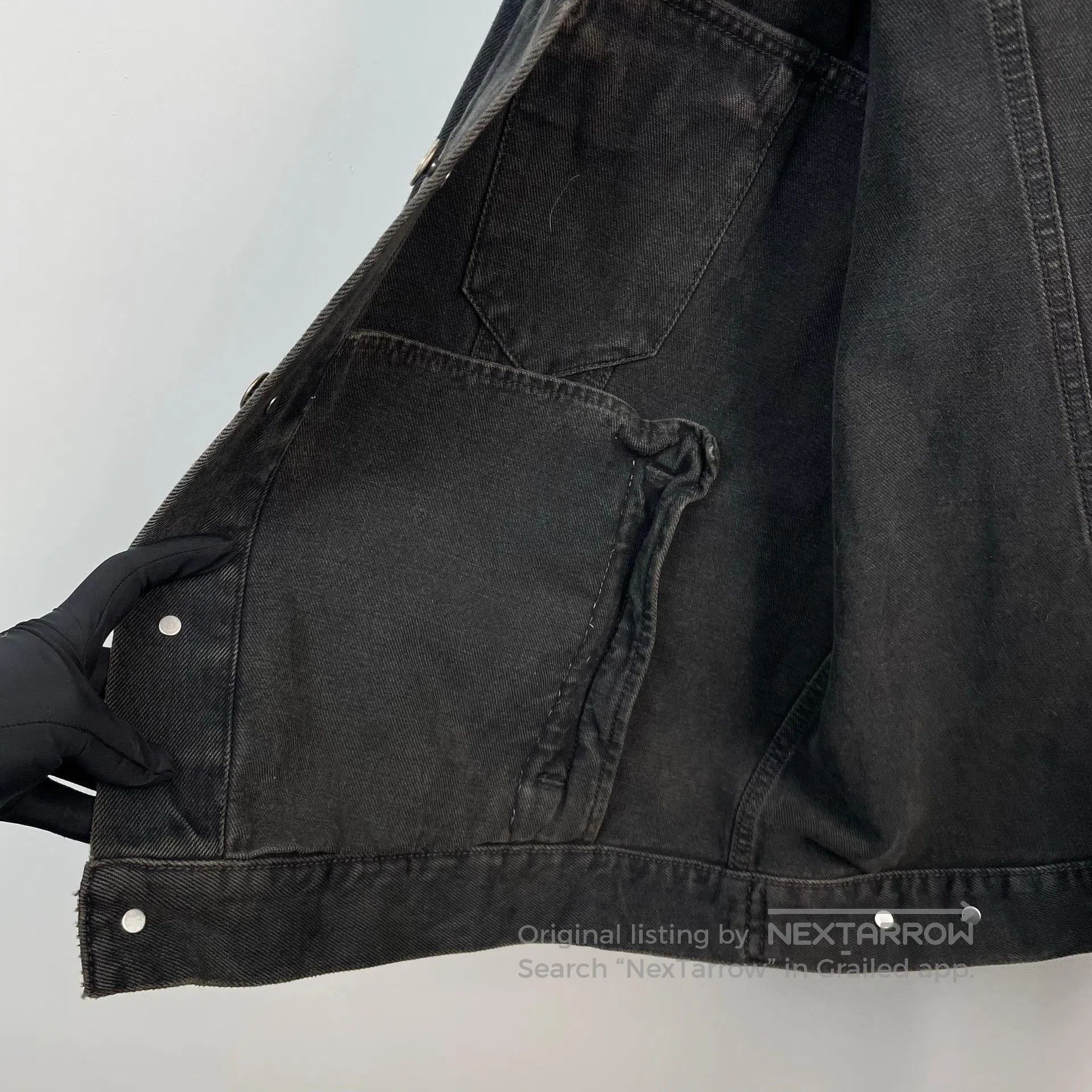 Balenciaga Balenciaga Black splatter double B graffiti logo single-br Size US S / EU 44-46 / 1 - 4 Thumbnail