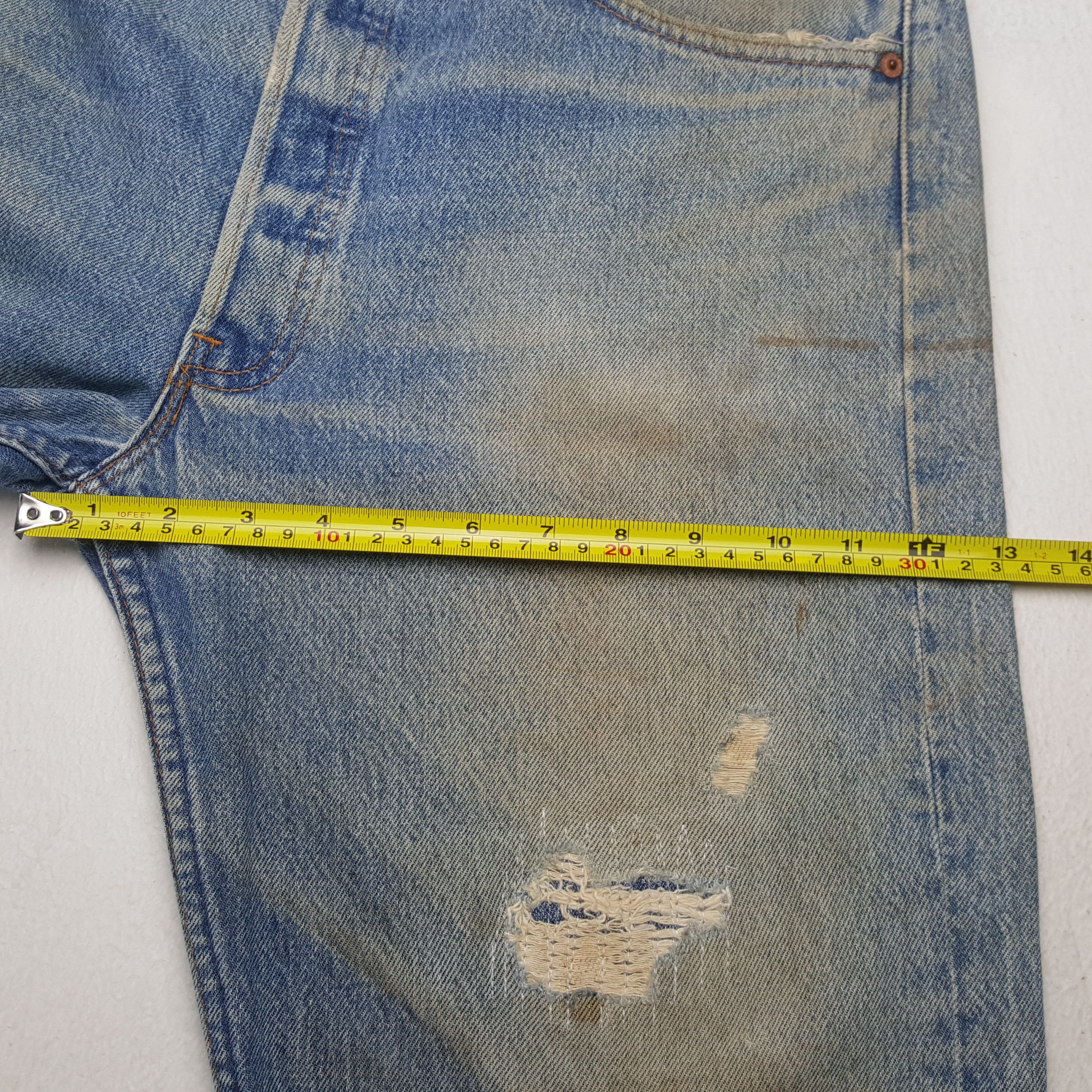 Levi's Vintage 90's Levis 501 Distressed Ripped Denim jeans RR9 Size US 33 - 9 Thumbnail