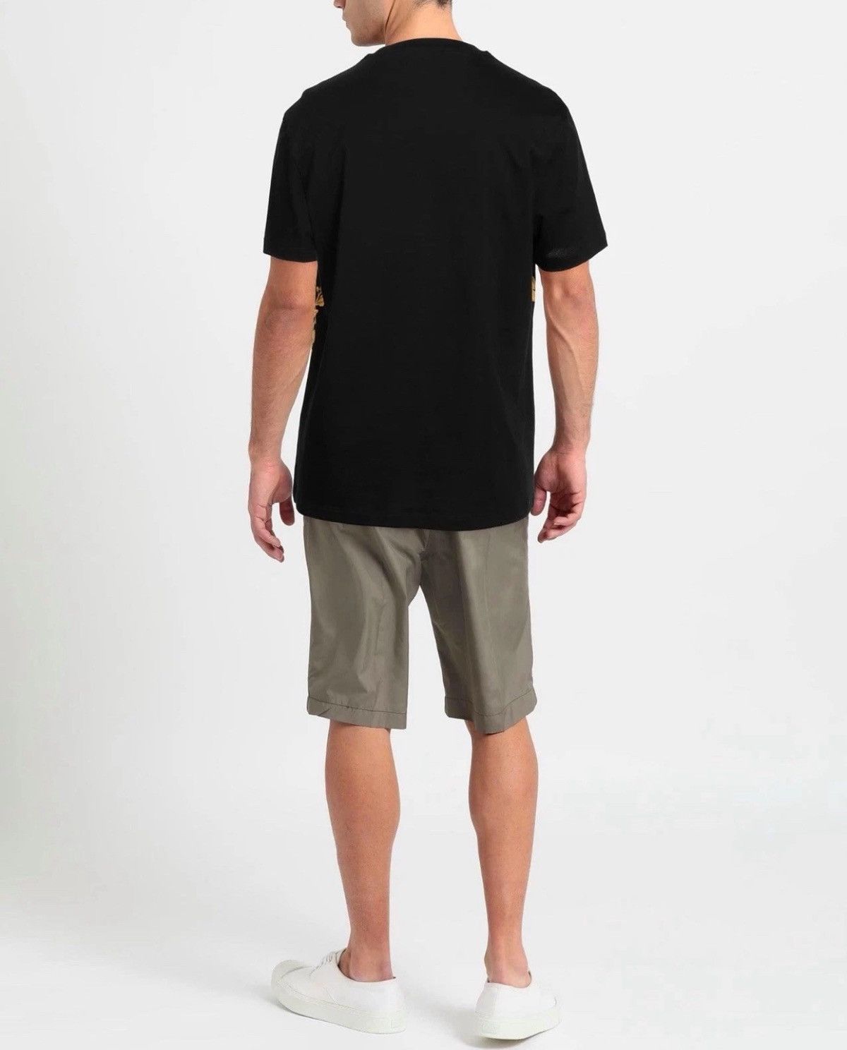 Versace NWT $794 versace t shirt men Size M-L Size US M / EU 48-50 / 2 - 4 Thumbnail